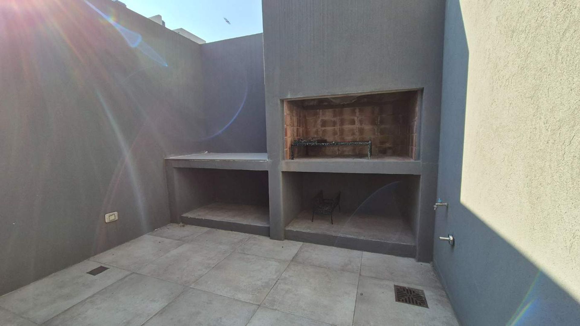 Dpto 2 amb en duplex con Terraza, patio y parrilla - 10