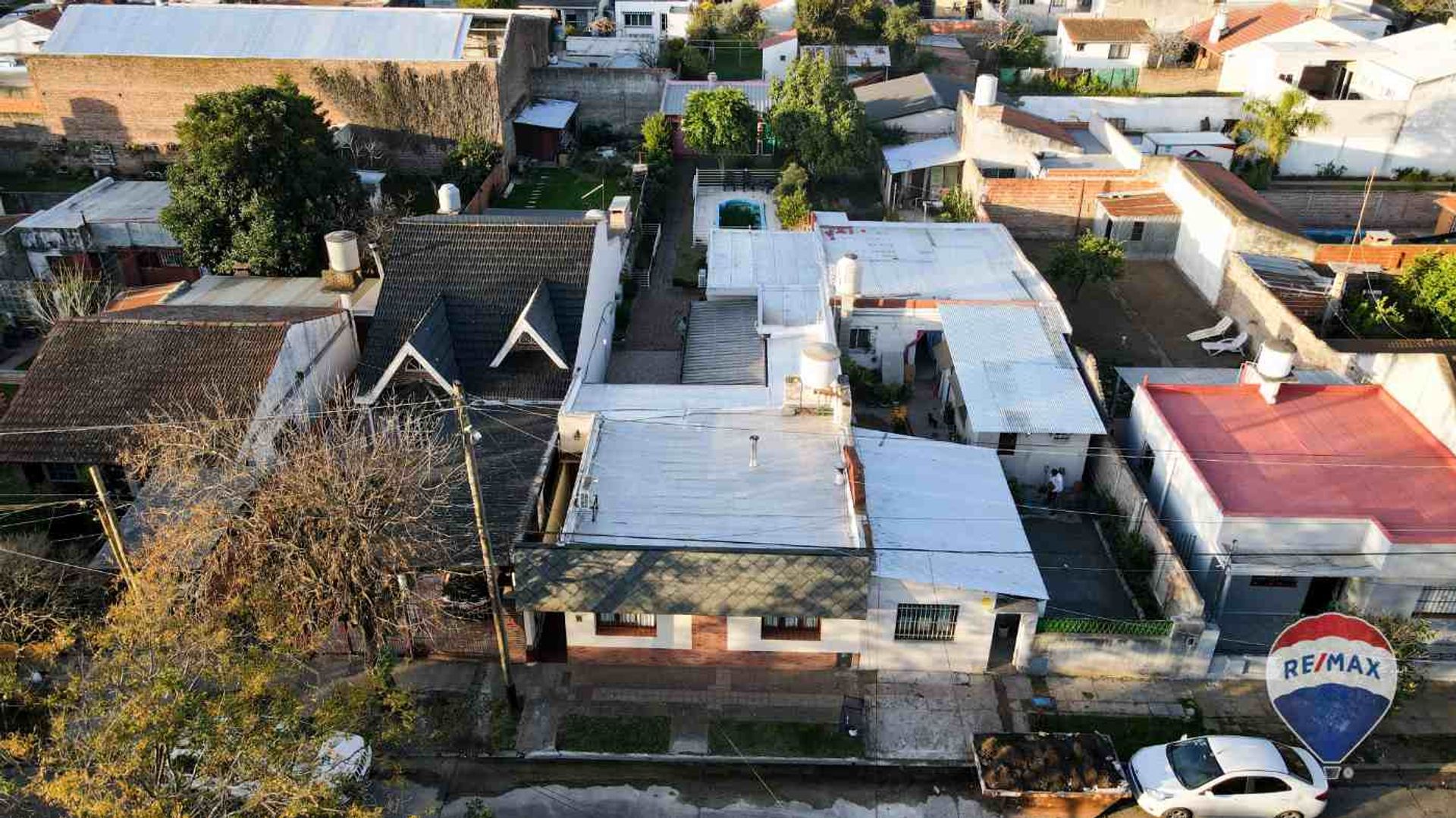 CASA EN VENTA DE 6 AMBIENTES LLAVALLOL CON PILETA - 16