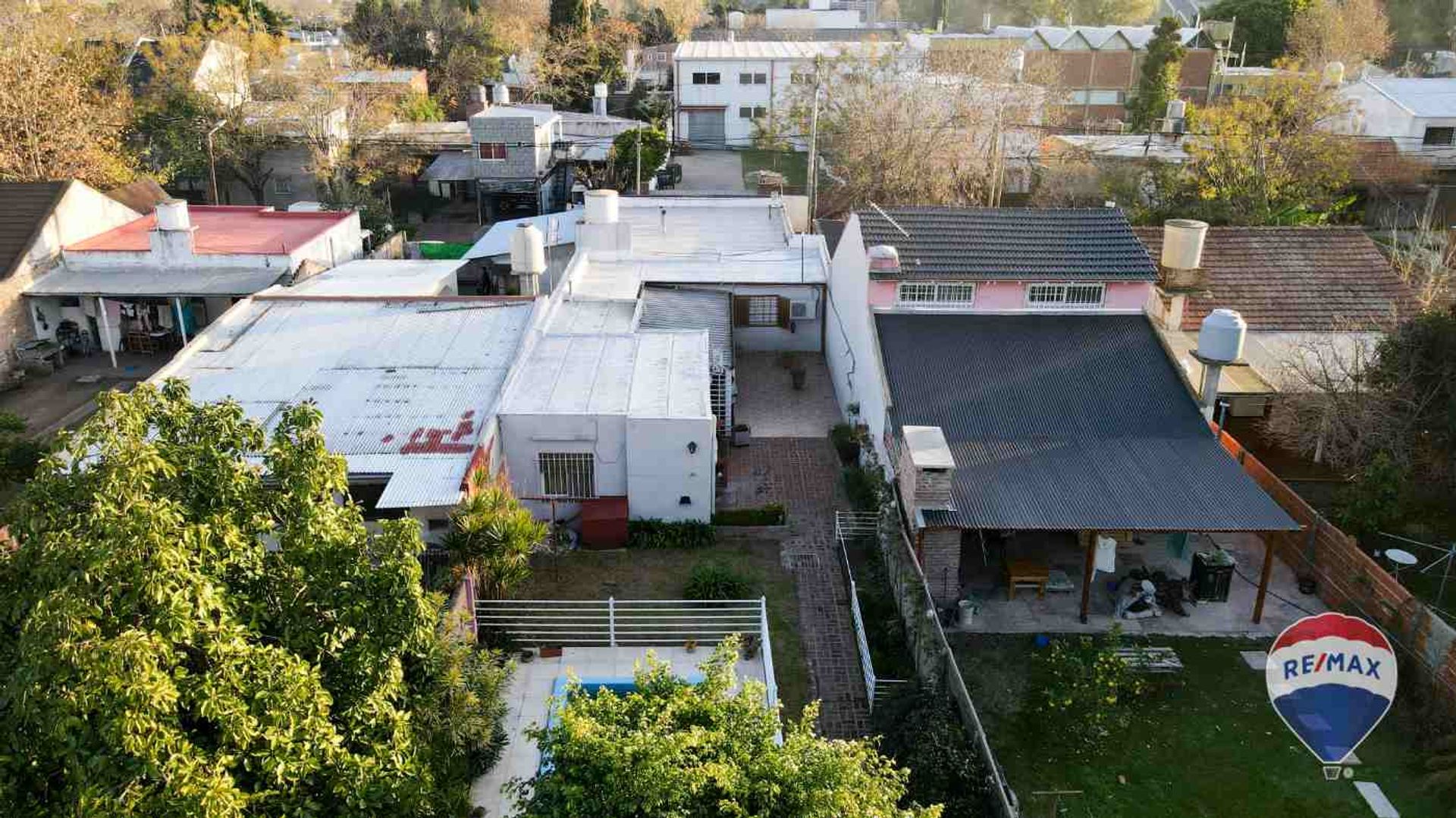 CASA EN VENTA DE 6 AMBIENTES LLAVALLOL CON PILETA - 17