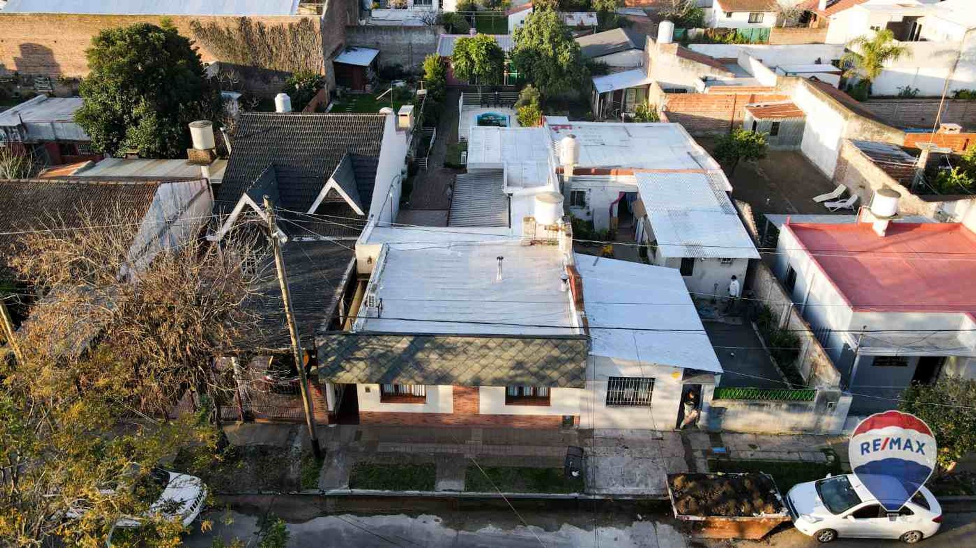 CASA EN VENTA DE 6 AMBIENTES LLAVALLOL CON PILETA - 18