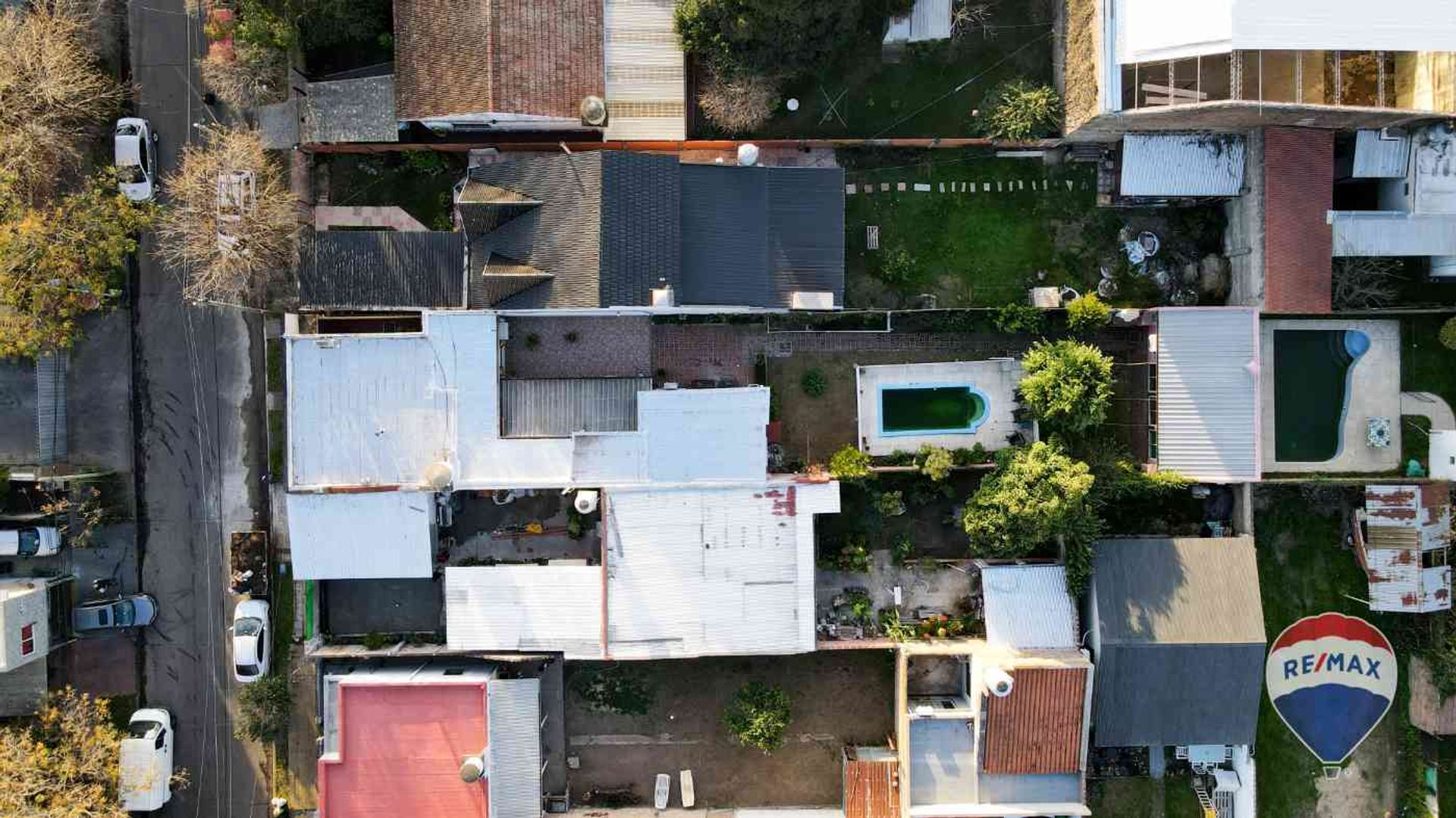 CASA EN VENTA DE 6 AMBIENTES LLAVALLOL CON PILETA - 19
