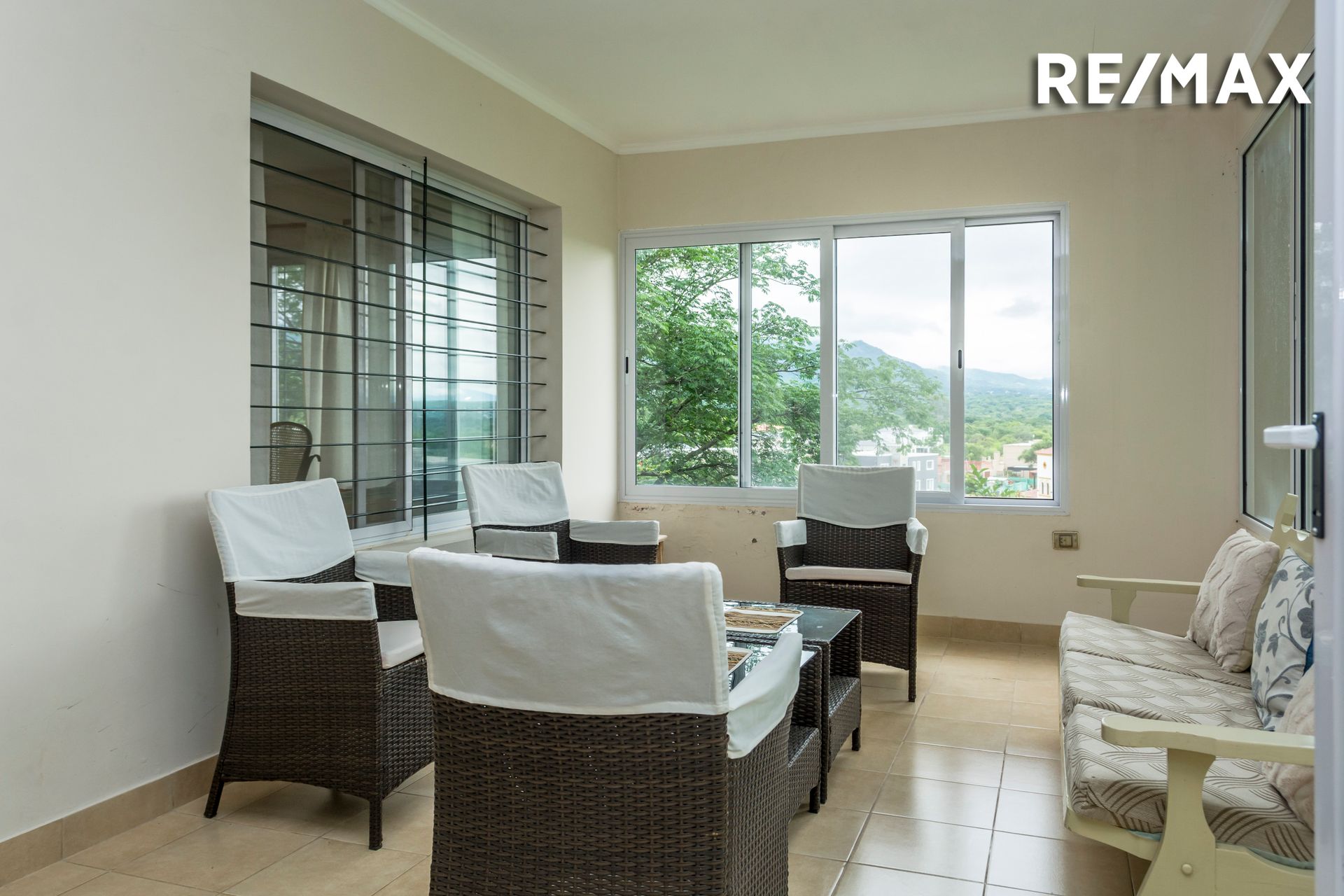 CASA 4 DORMITORIOS VENTA LA AGUADA TERRENO 7700 M2 — foto 4
