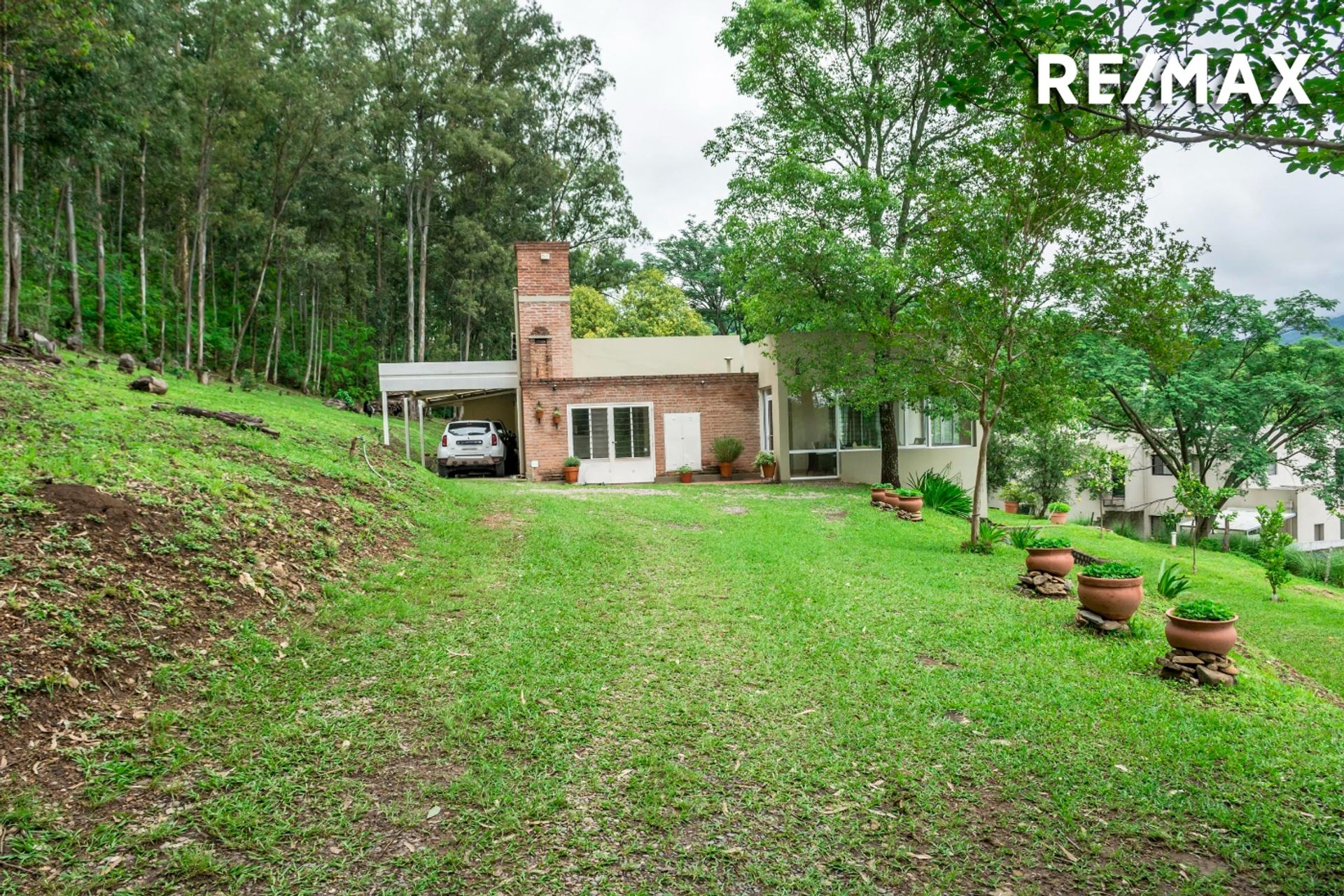 CASA 4 DORMITORIOS VENTA LA AGUADA TERRENO 7700 M2 — foto 3