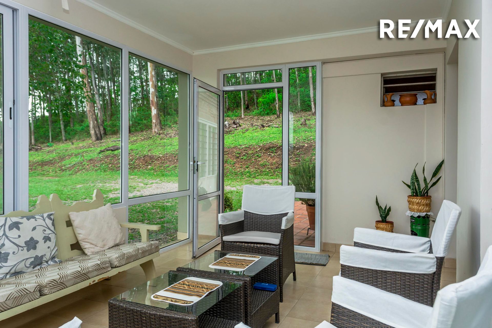 CASA 4 DORMITORIOS VENTA LA AGUADA TERRENO 7700 M2 — foto 6
