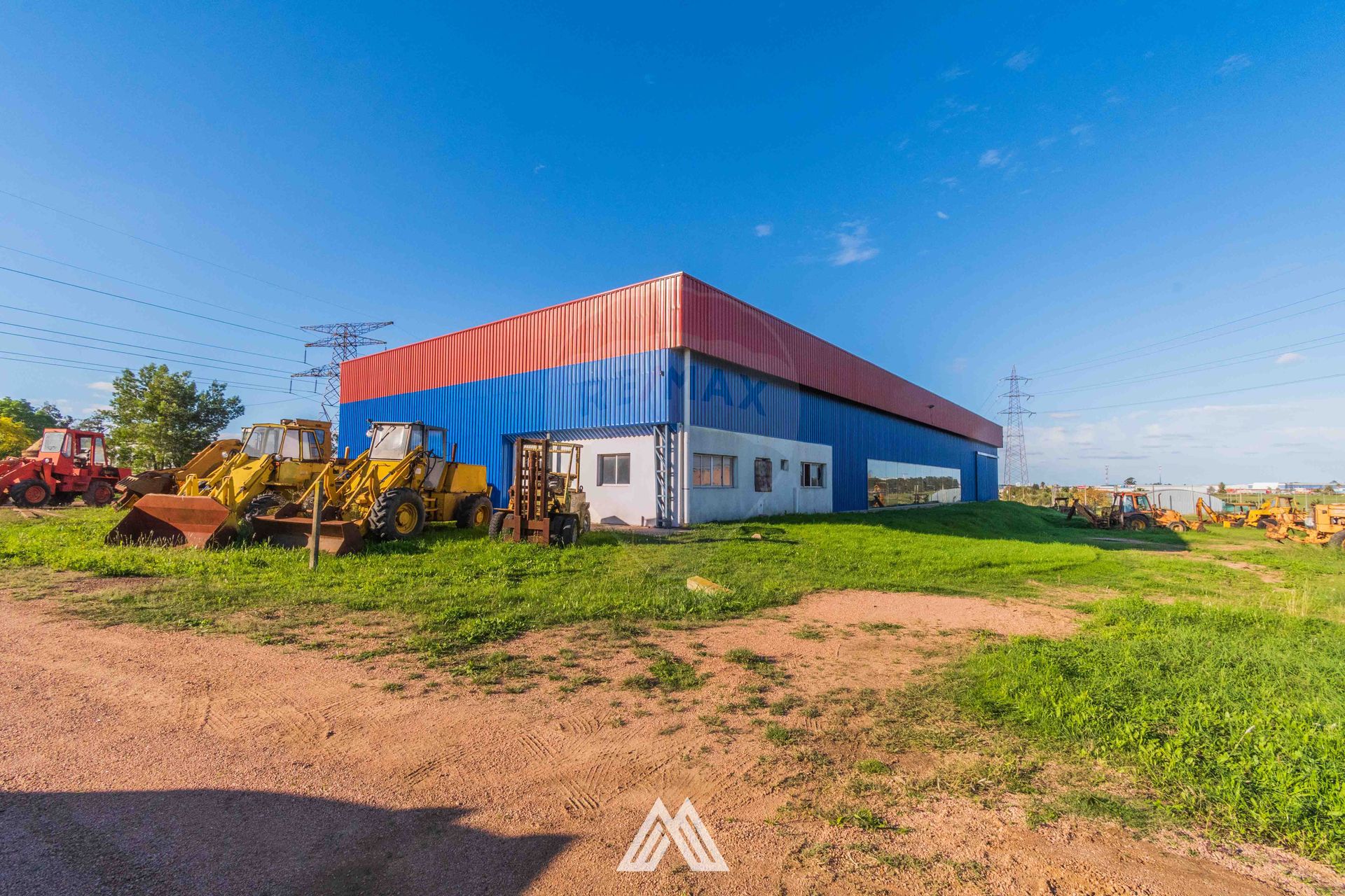 VENTA DE GRAN PREDIO CON DEPÓSITOS-OFICINAS RUTA 1 - 7
