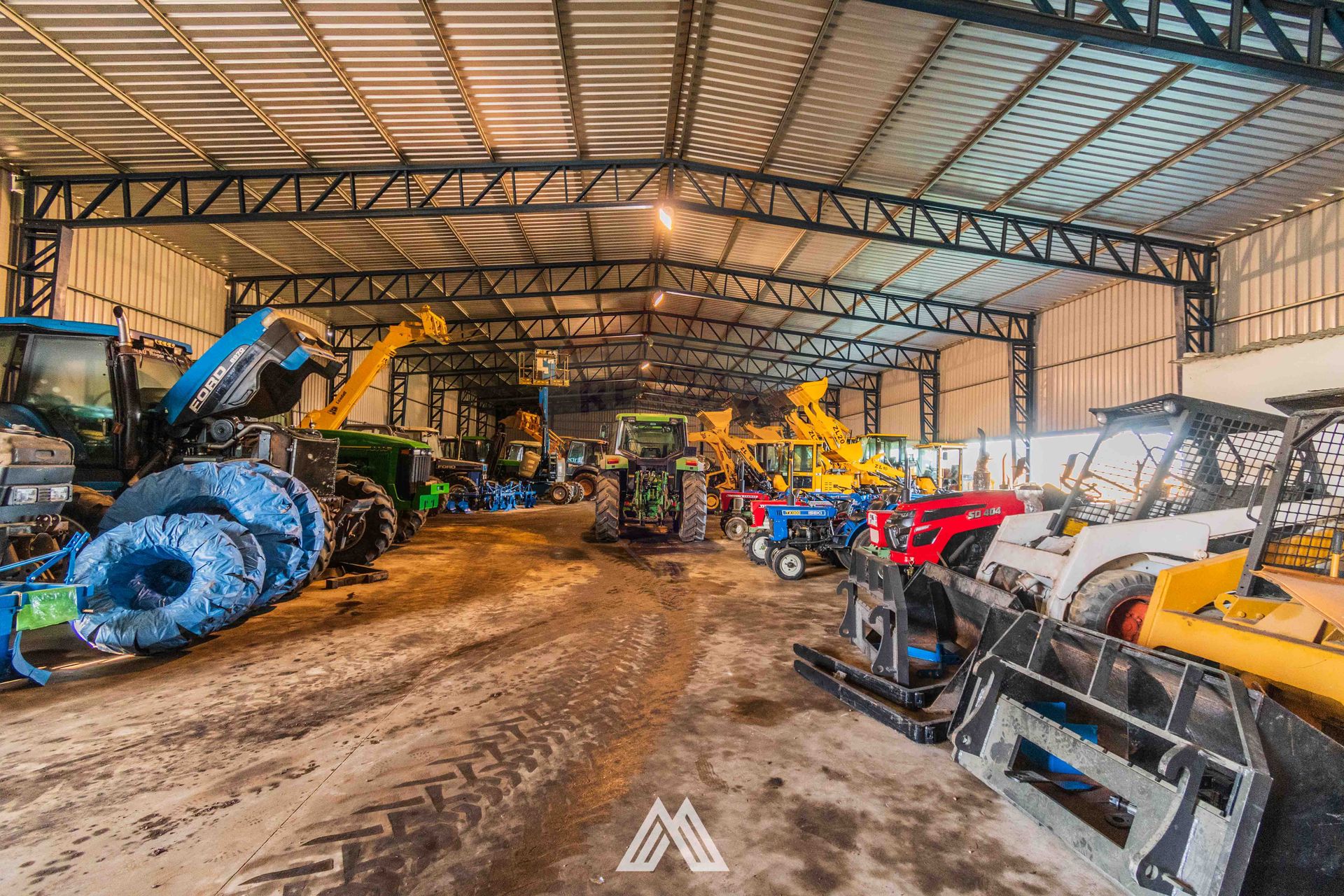 VENTA DE GRAN PREDIO CON DEPÓSITOS-OFICINAS RUTA 1 - 14