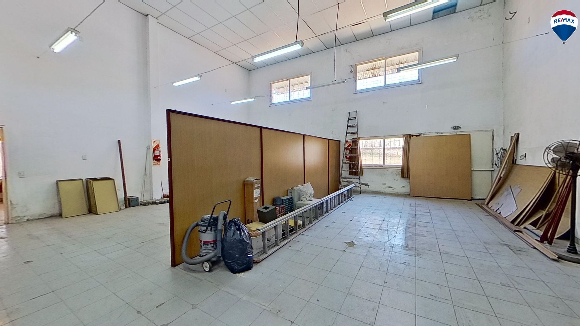 Don Torcuato - Venta Galpón con Depósito - 17