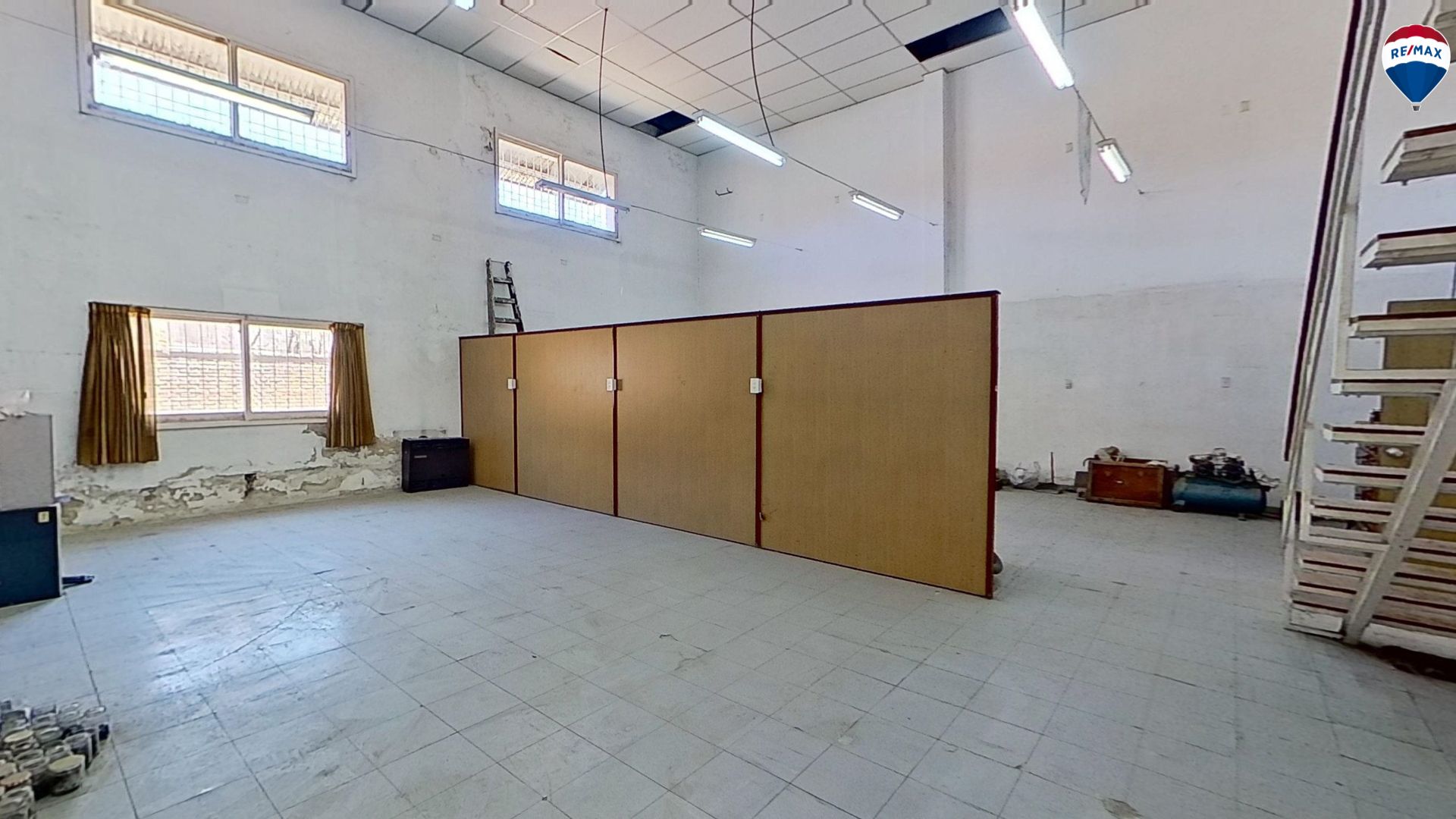 Don Torcuato - Venta Galpón con Depósito - 12