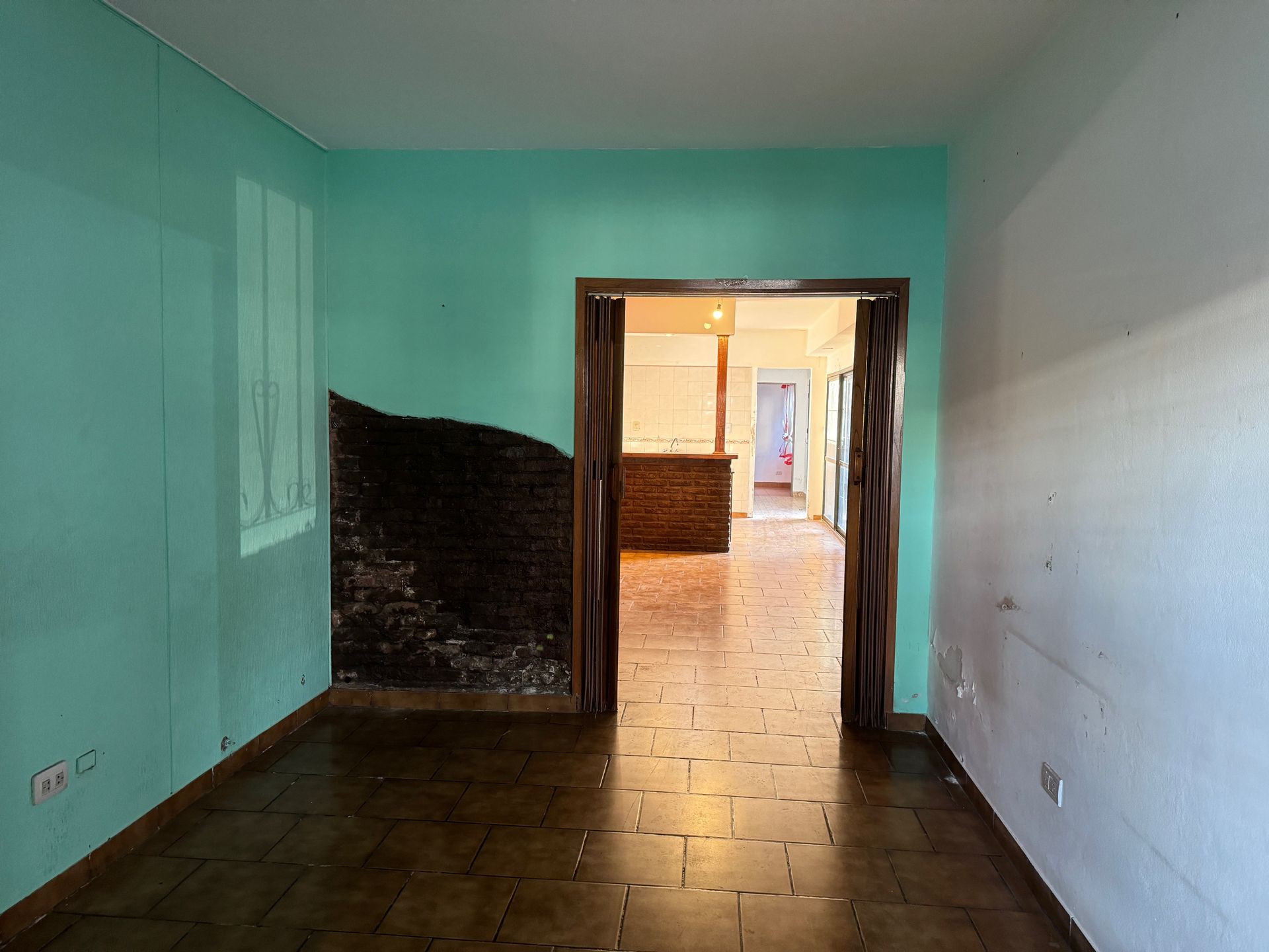 VENTA CASA 4 AMBIENTES ITUZAINGO. A RECICLAR - 4