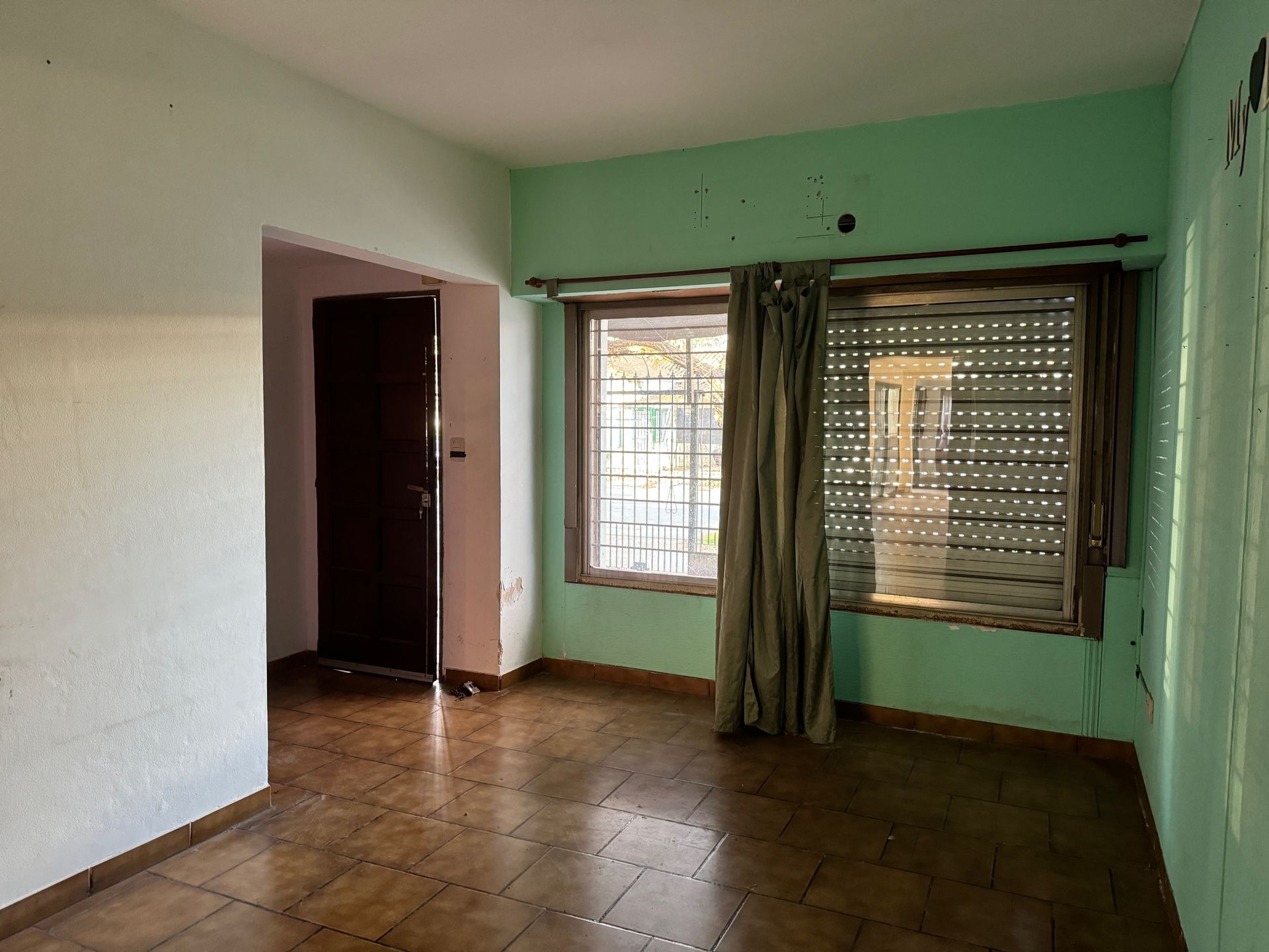 VENTA CASA 4 AMBIENTES ITUZAINGO. A RECICLAR - 12