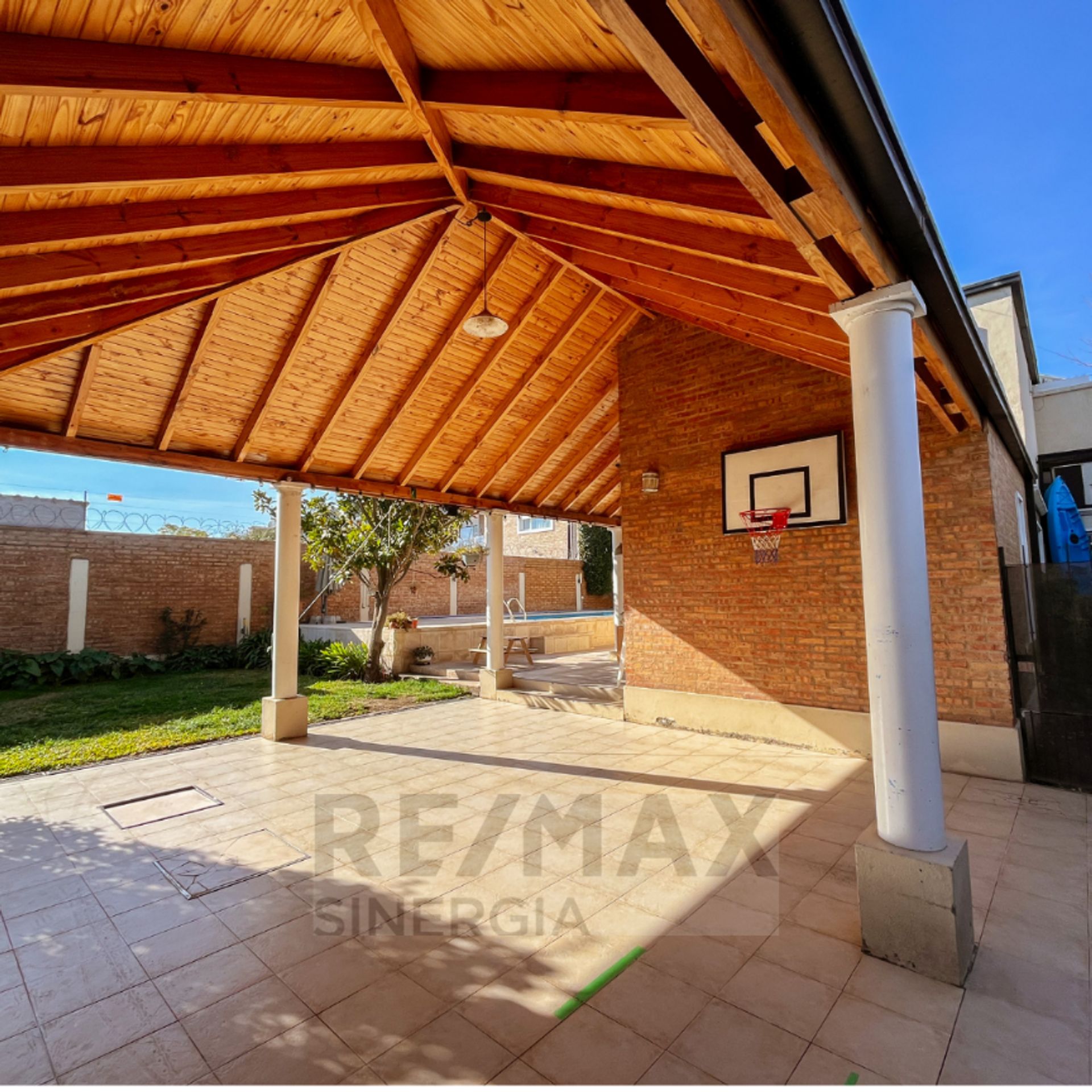 CASA 5 DORMITORIOS EN JARDINES DEL REY - 5