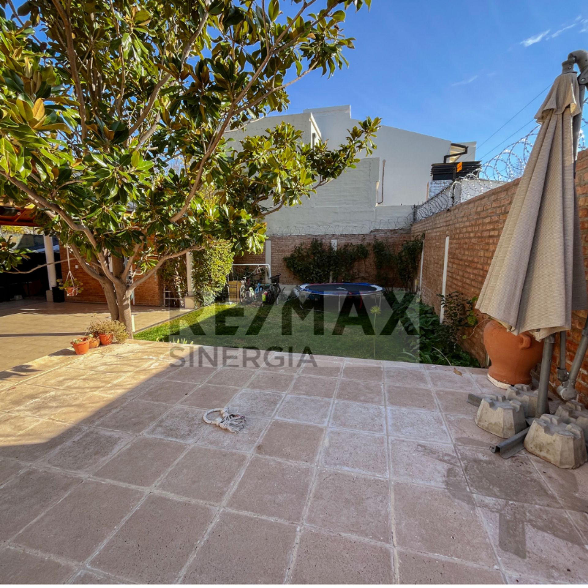 CASA 5 DORMITORIOS EN JARDINES DEL REY - 3