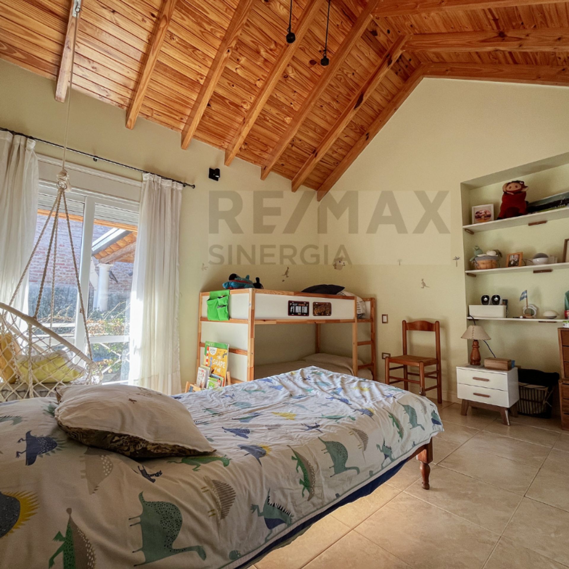 CASA 5 DORMITORIOS EN JARDINES DEL REY - 12