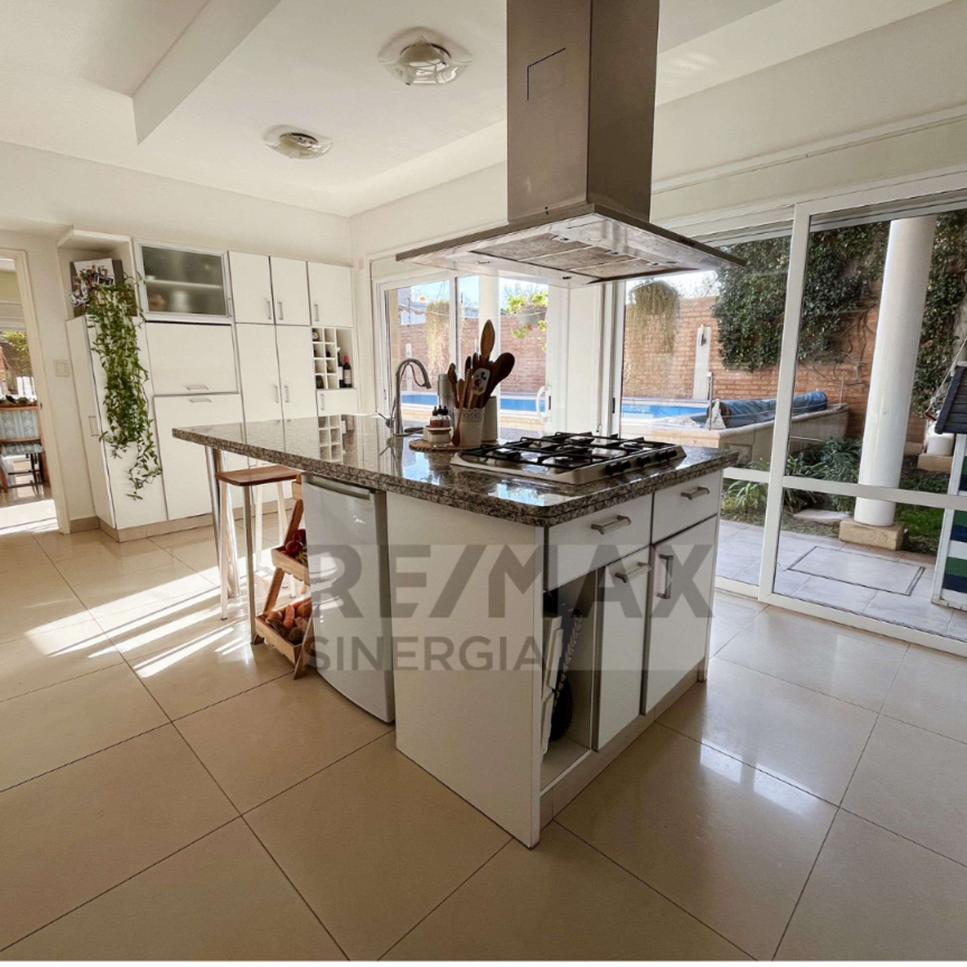 CASA 5 DORMITORIOS EN JARDINES DEL REY - 18