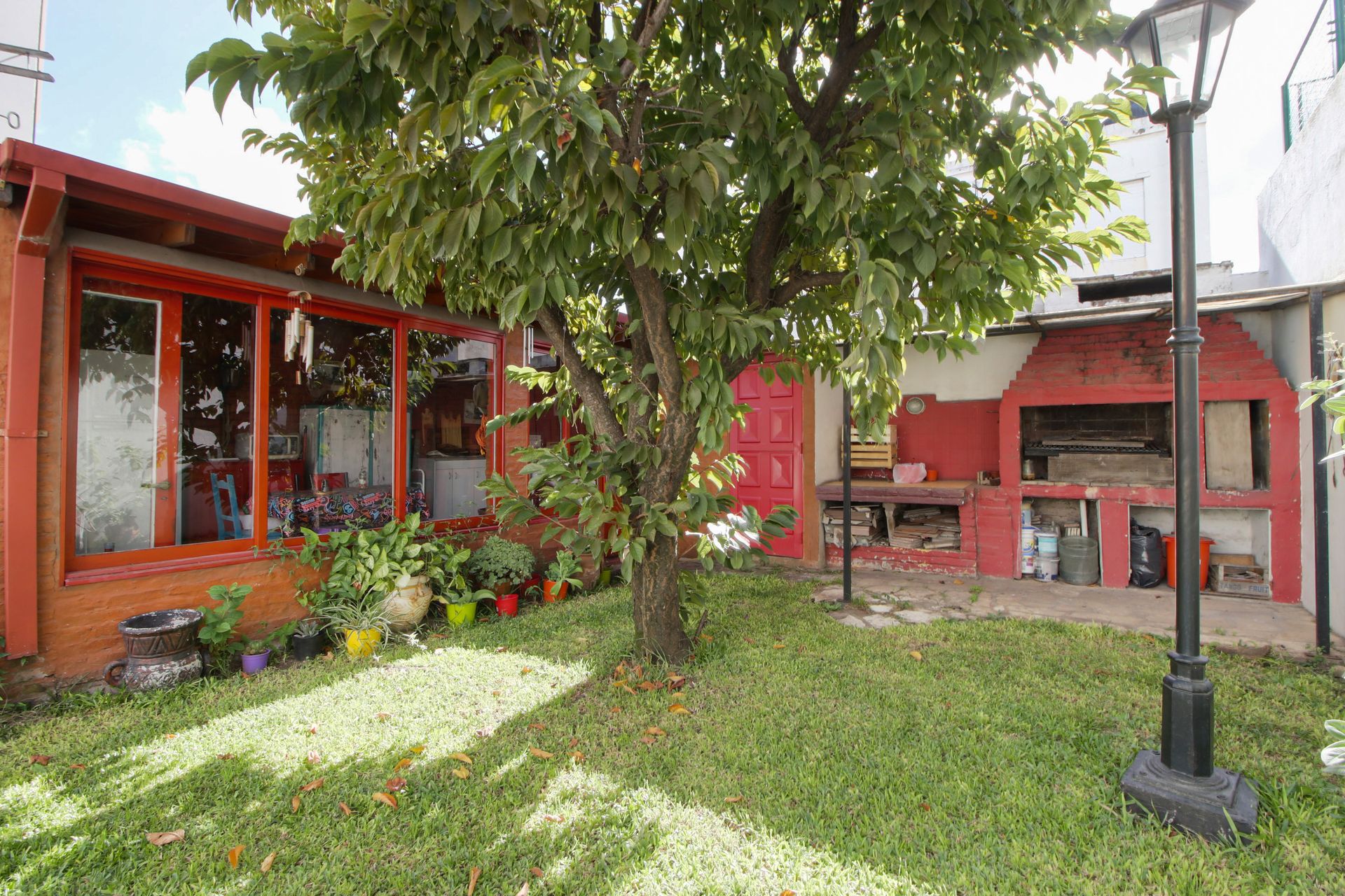 CASA 4 AMBIENTES VENTA RAMOS MEJIA JARDIN QUINCHO - 2