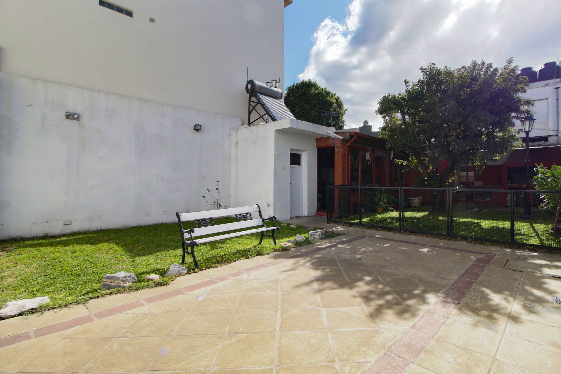 CASA 4 AMBIENTES VENTA RAMOS MEJIA JARDIN QUINCHO - 1