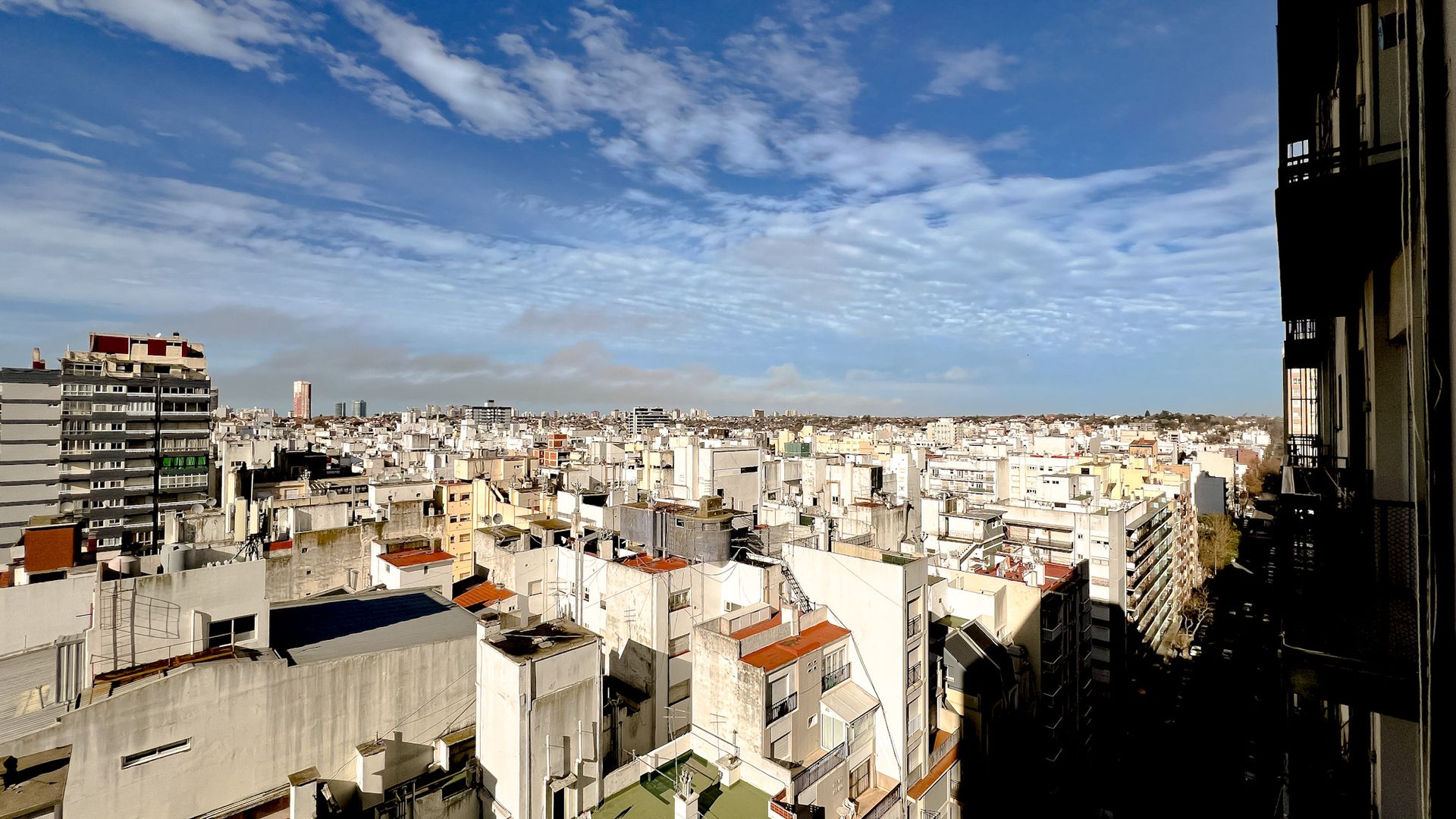 Venta monoambiente frente, balcón y vista al mar - 13