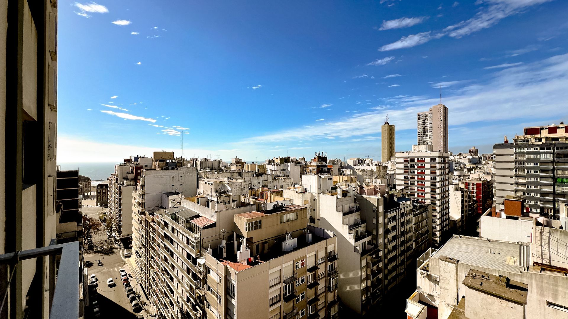 Venta monoambiente frente, balcón y vista al mar - 3