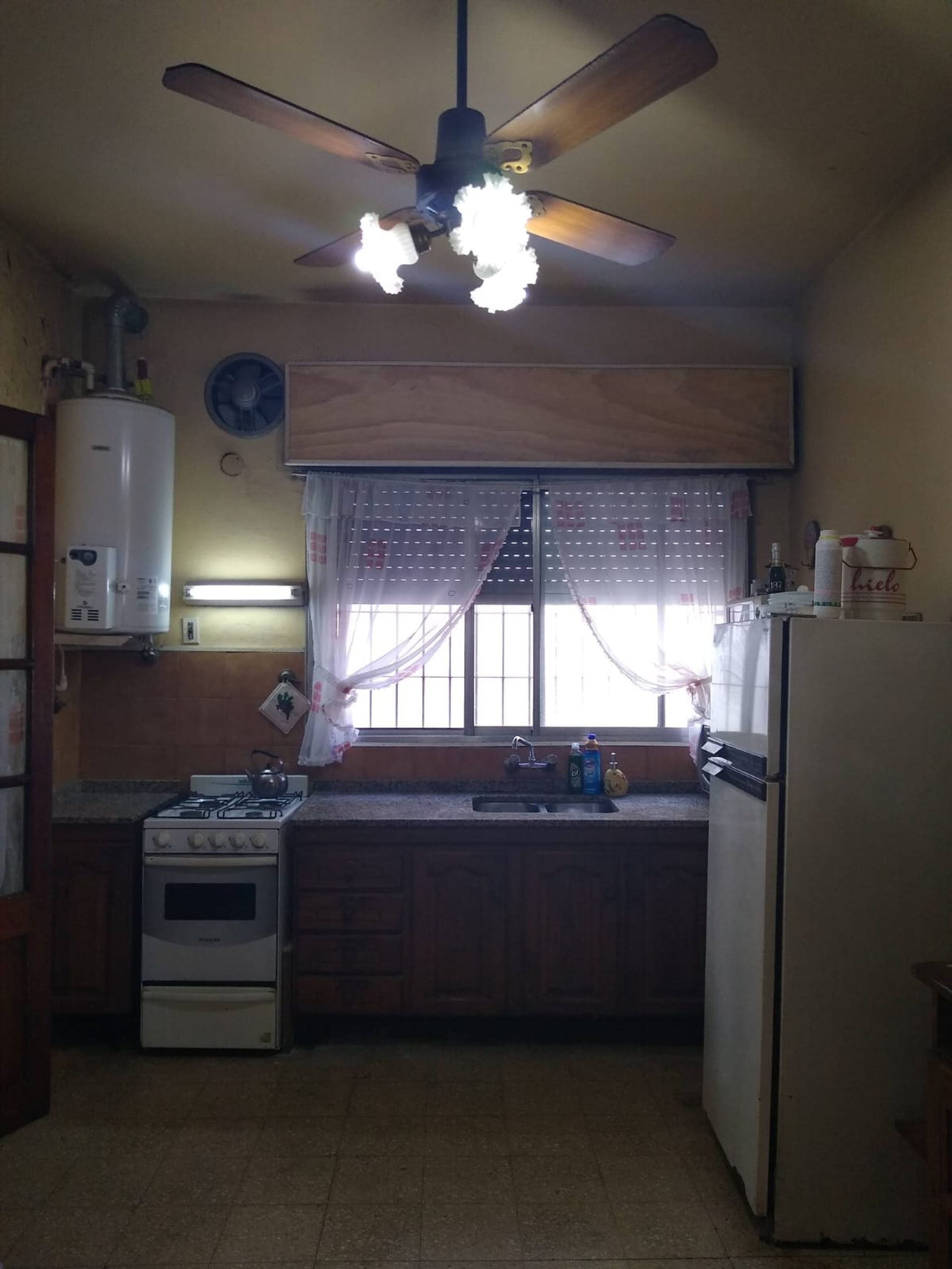 VENTA CASA 4 AMBIENTES CON COCHERA - BANFIELD - 7