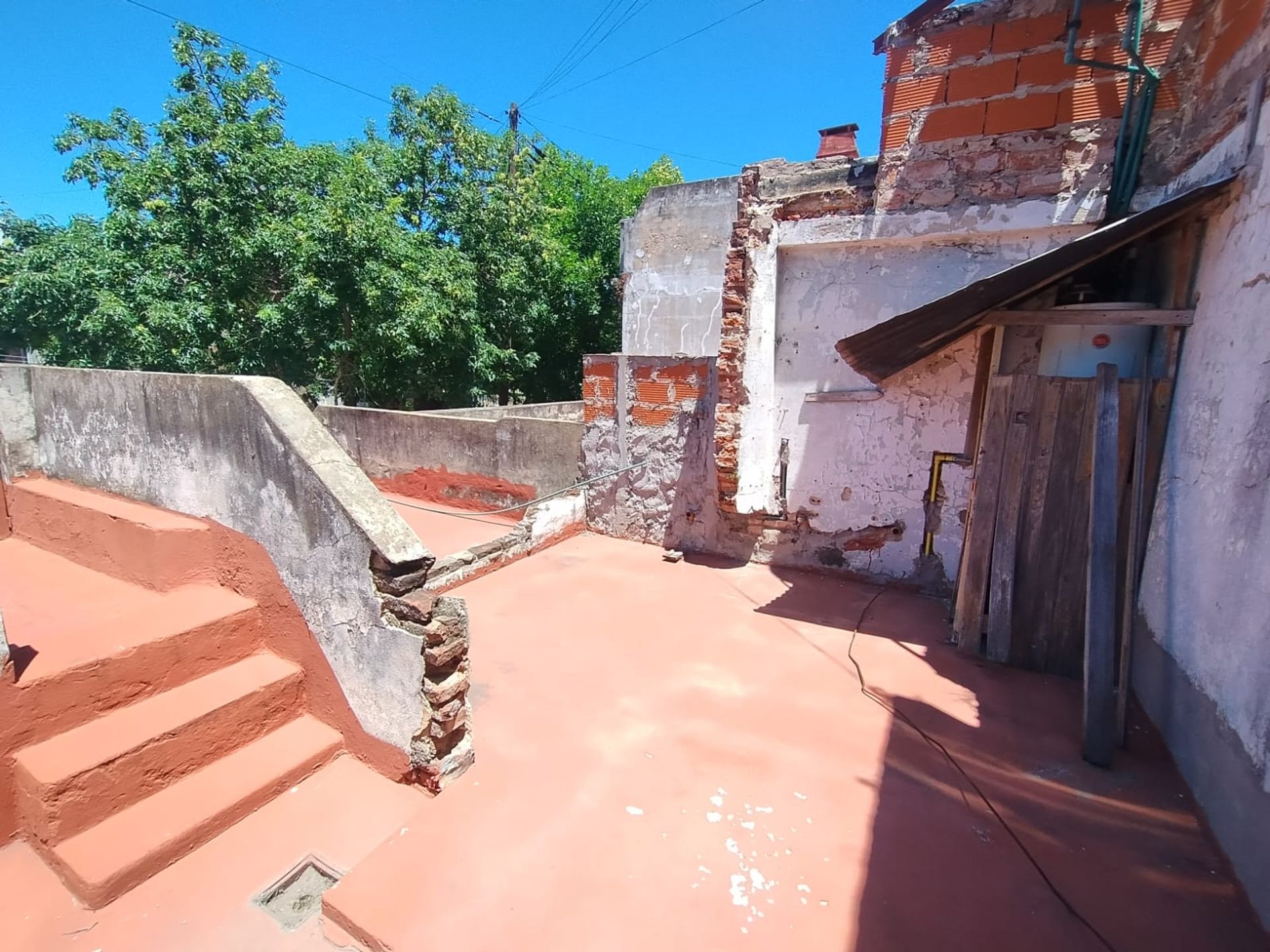 VENTA PH EN ESQUINA CON PATIO Y TERRAZA LUGANO - 17