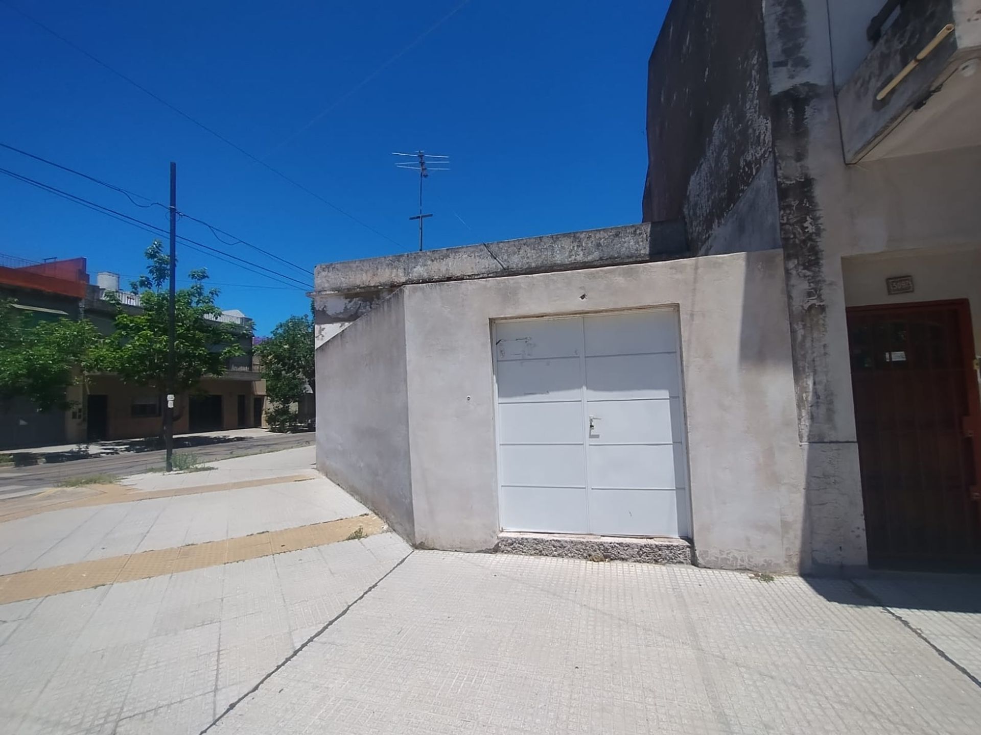 VENTA PH EN ESQUINA CON PATIO Y TERRAZA LUGANO - 8