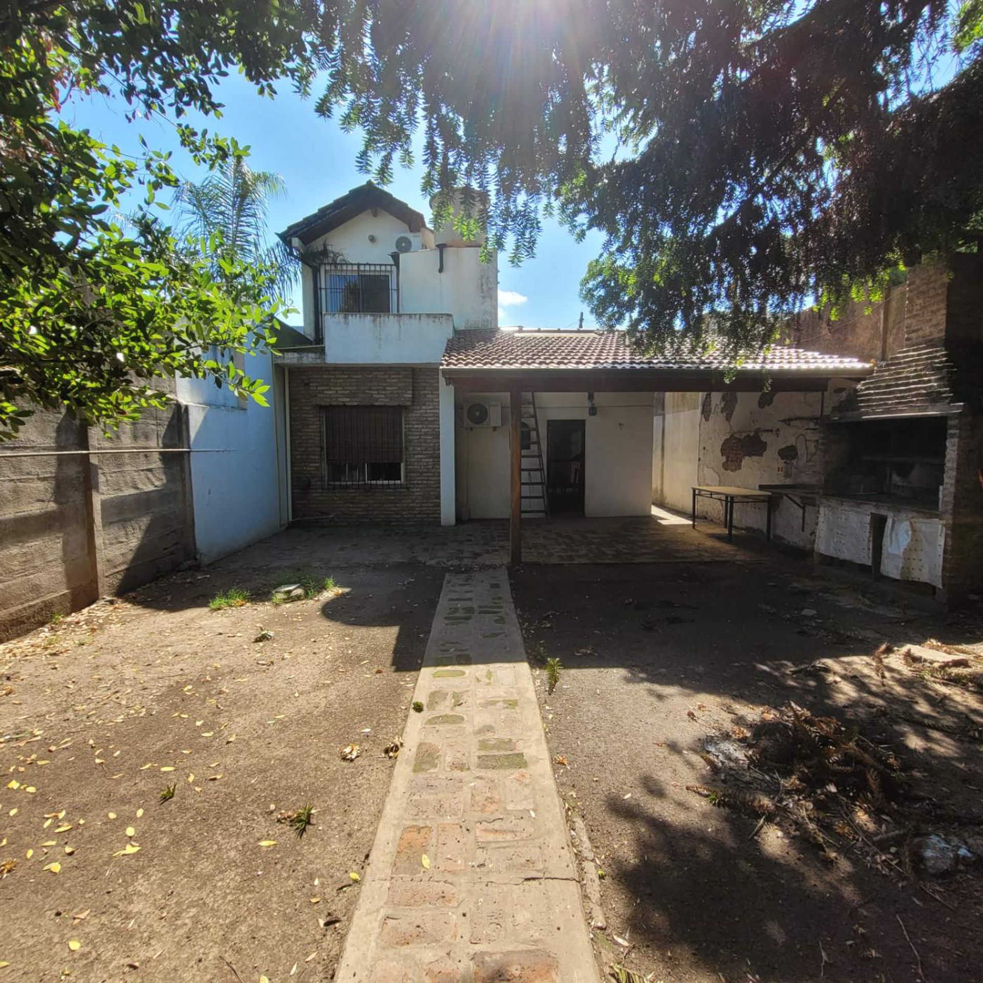 Venta Lanús Casa 5 ambientes Jardín Quincho Parri - 1