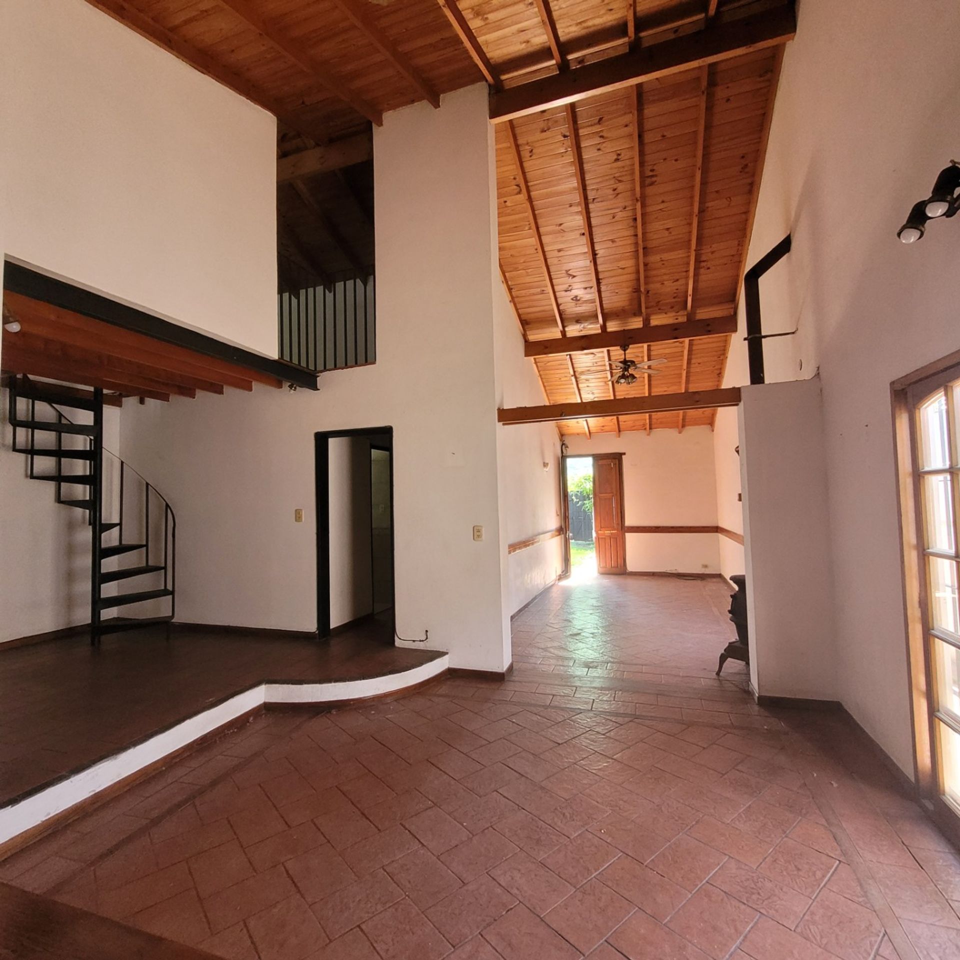 Venta Lanús Casa 5 ambientes Jardín Quincho Parri - 6