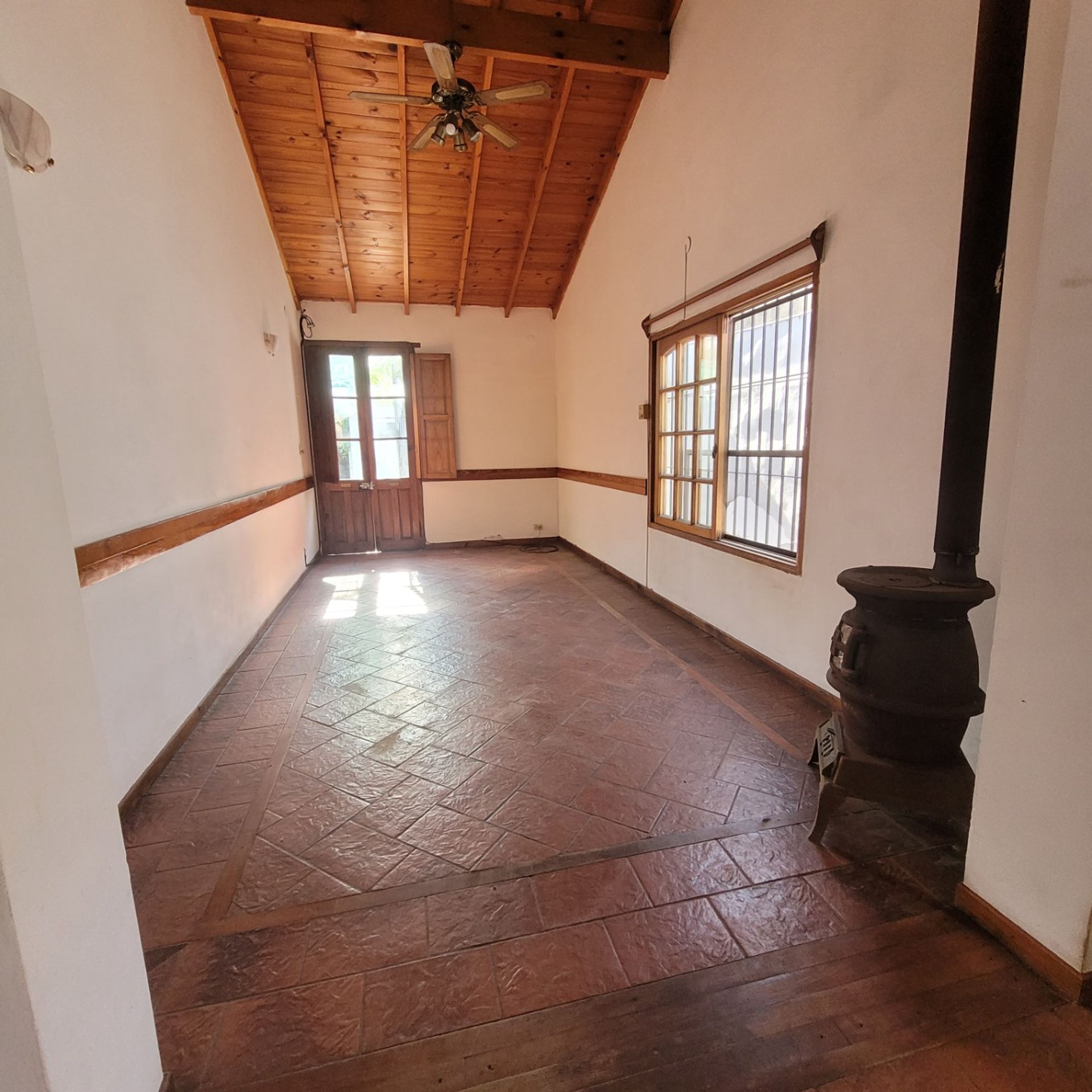 Venta Lanús Casa 5 ambientes Jardín Quincho Parri - 2