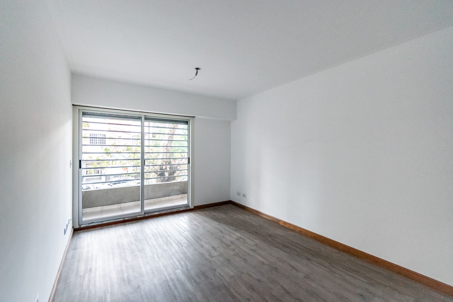 VENTA DEPARTAMENTO 3 AMB EN FLORES 1RO A CON PATIO - 2