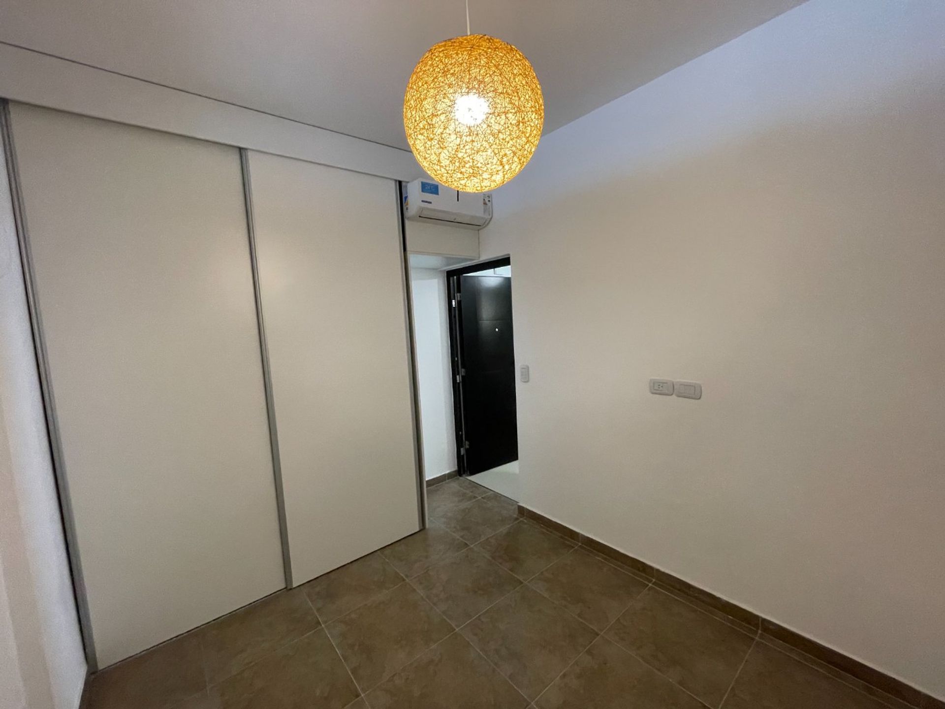Venta Excelente 2 Ambientes con Cochera (Permuta) - 10
