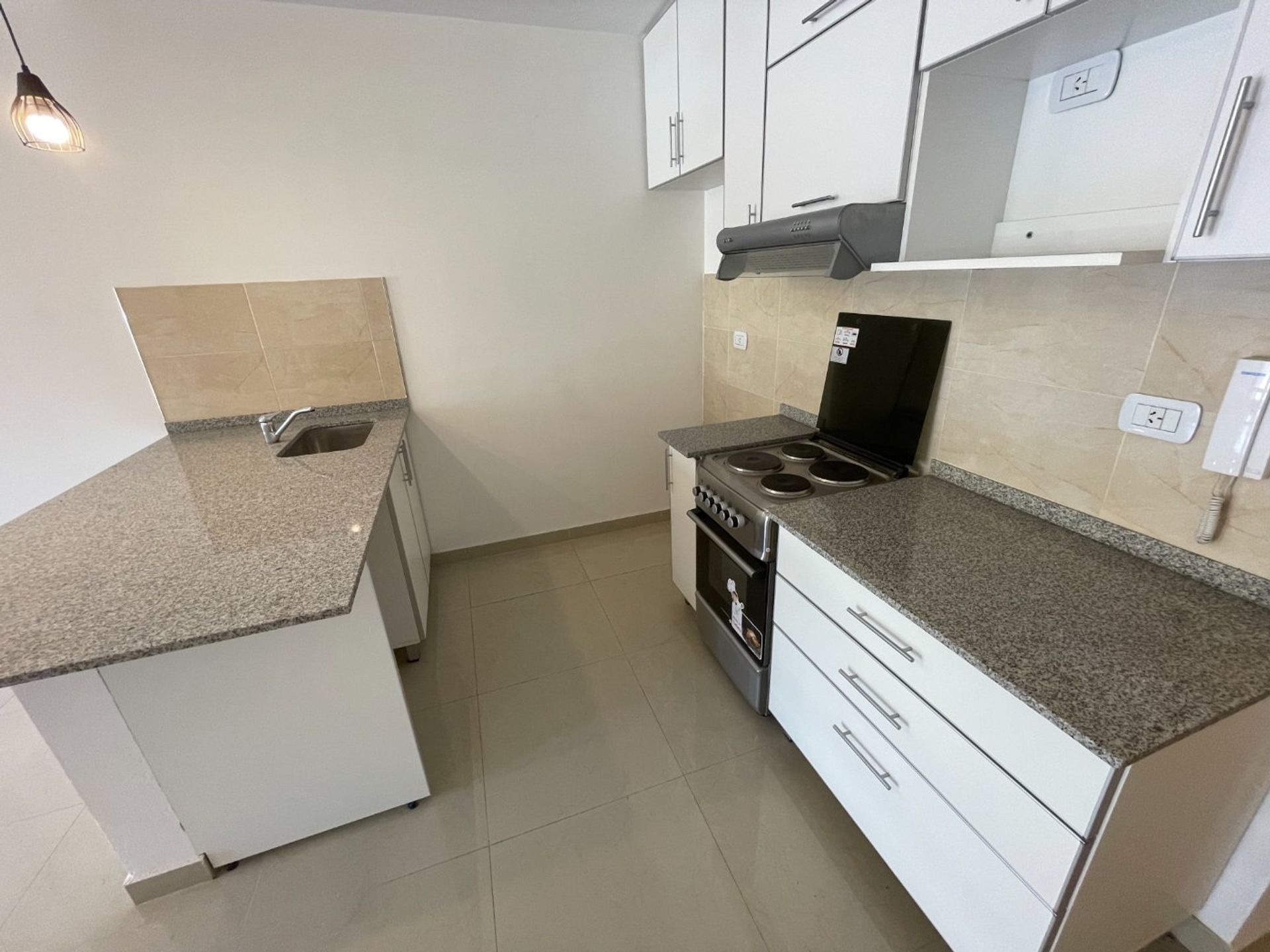 Venta Excelente 2 Ambientes con Cochera (Permuta) - 5