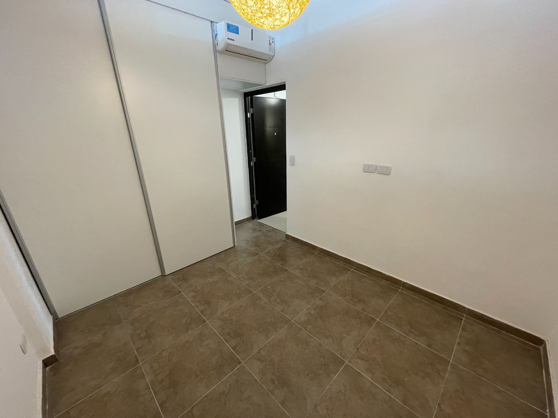 Venta Excelente 2 Ambientes con Cochera (Permuta) - 12