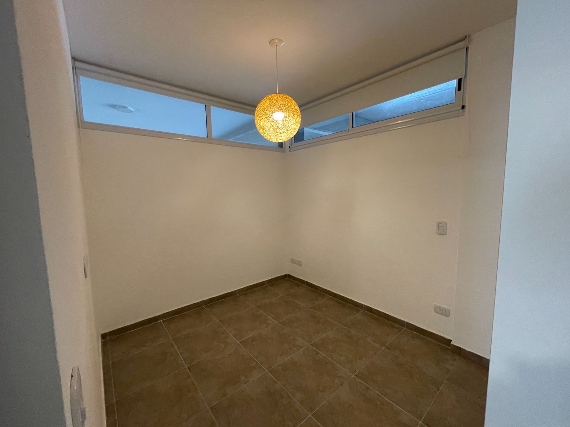 Venta Excelente 2 Ambientes con Cochera (Permuta) - 11