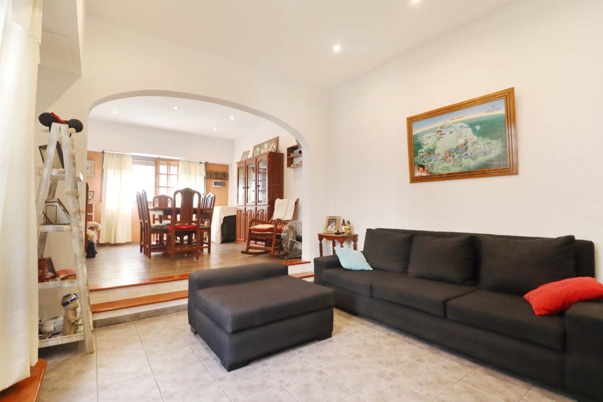 Venta casa 4 ambientes patio lavadero Liniers