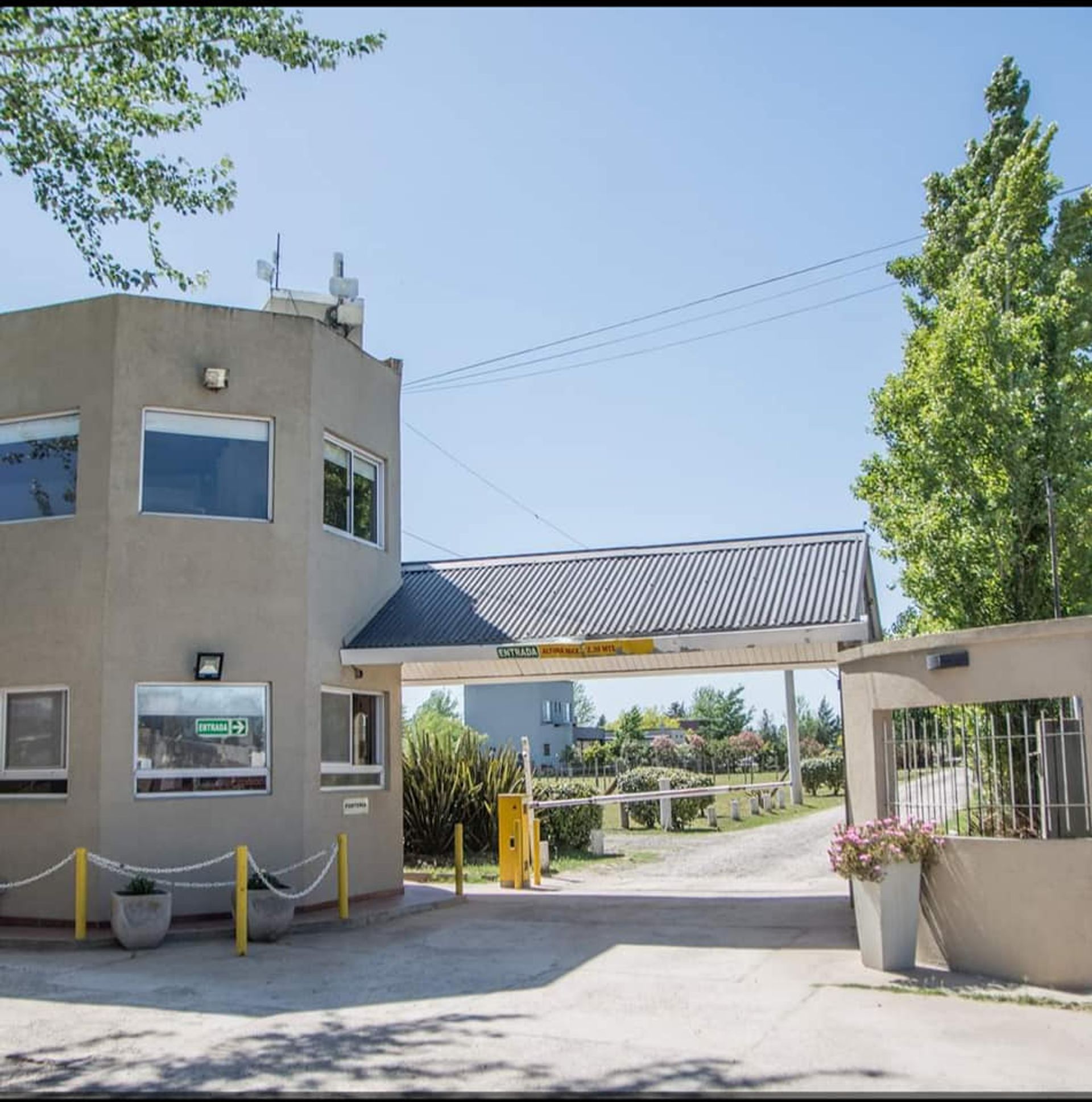 Lote en Esquina imperdible Domselaar Chico, VENTA - 8
