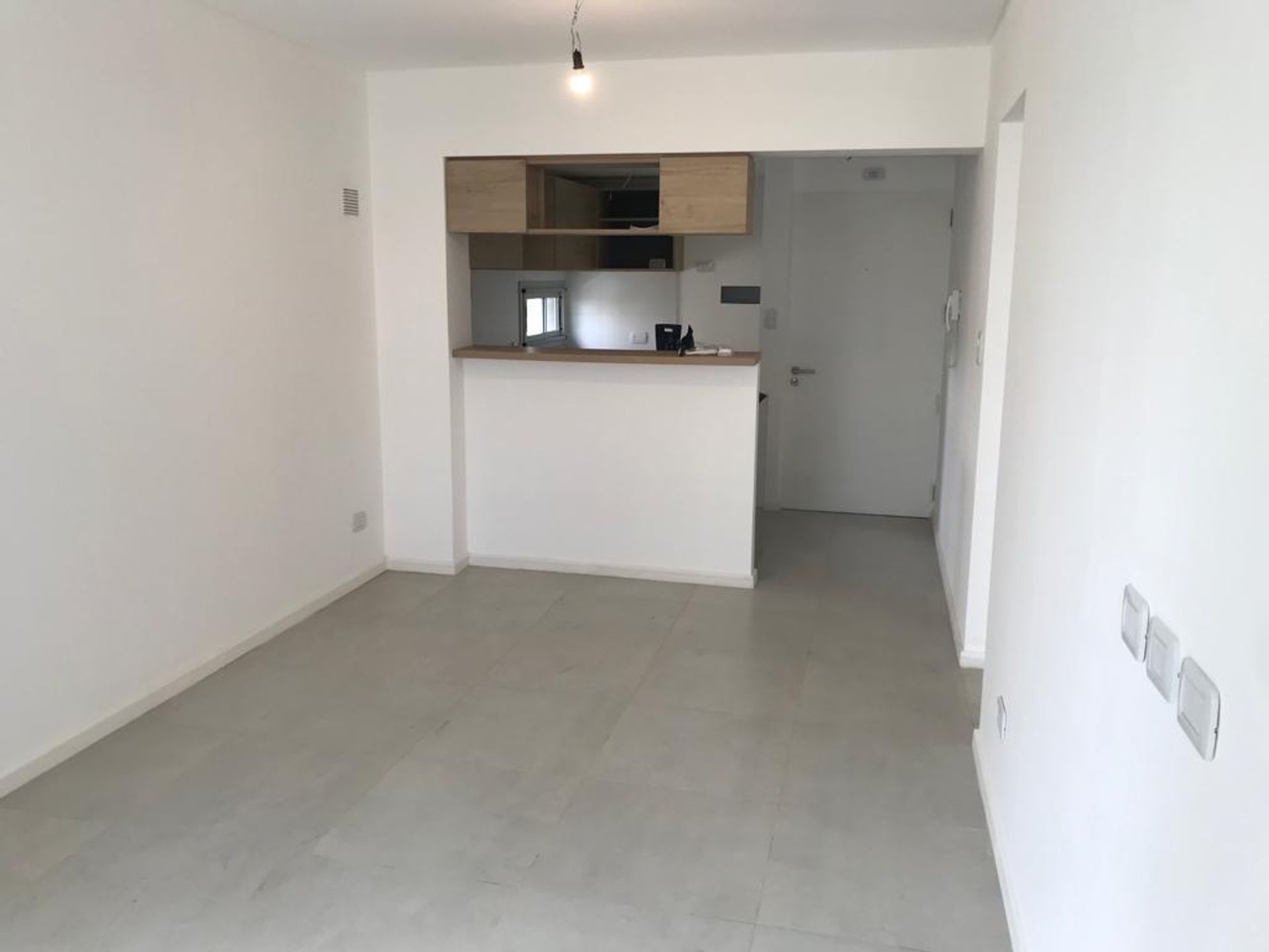 VENTA c/ RENTA 2 AMBIENTES. LOMAS ESTE - 5