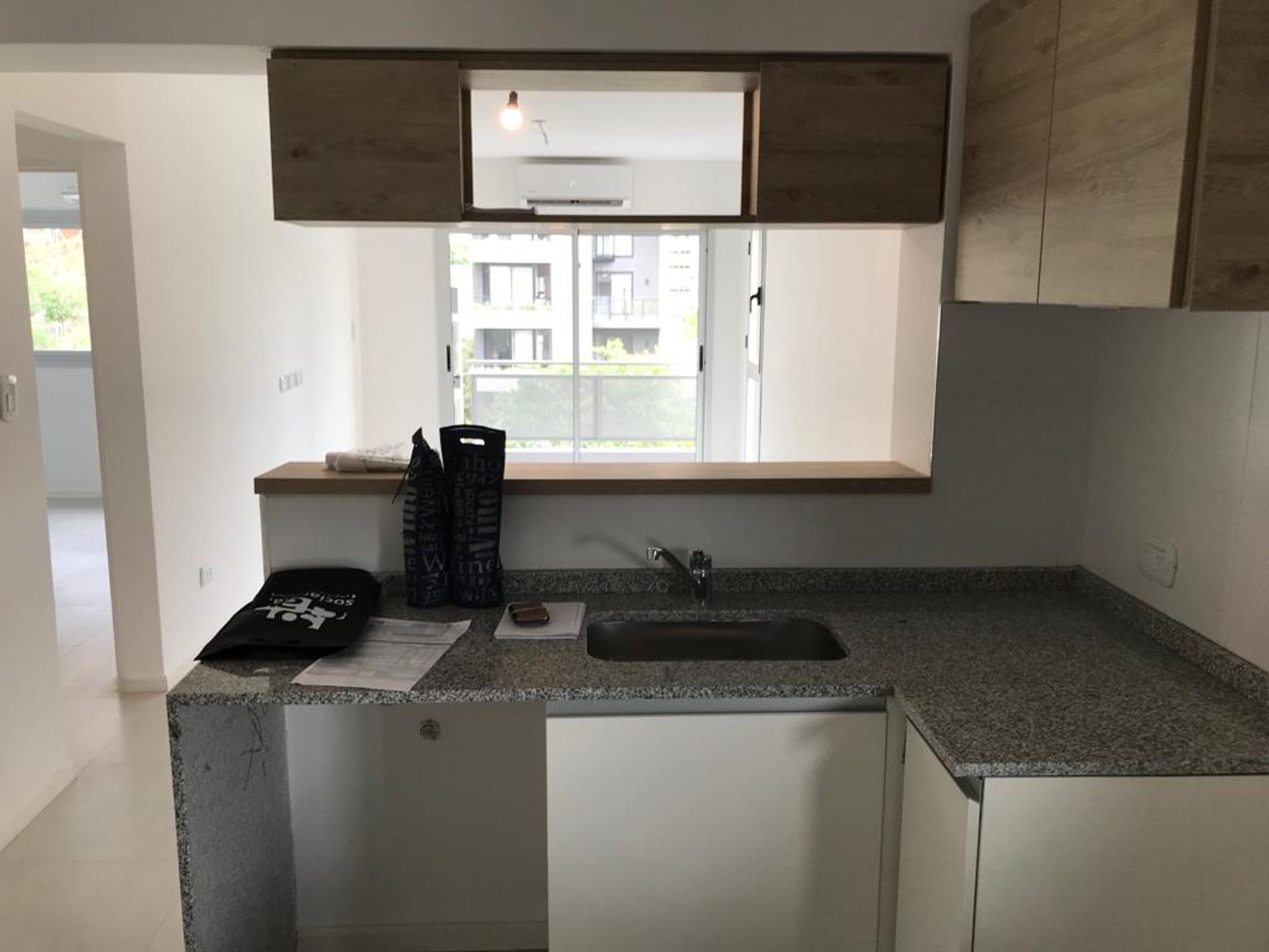 VENTA c/ RENTA 2 AMBIENTES. LOMAS ESTE - 6