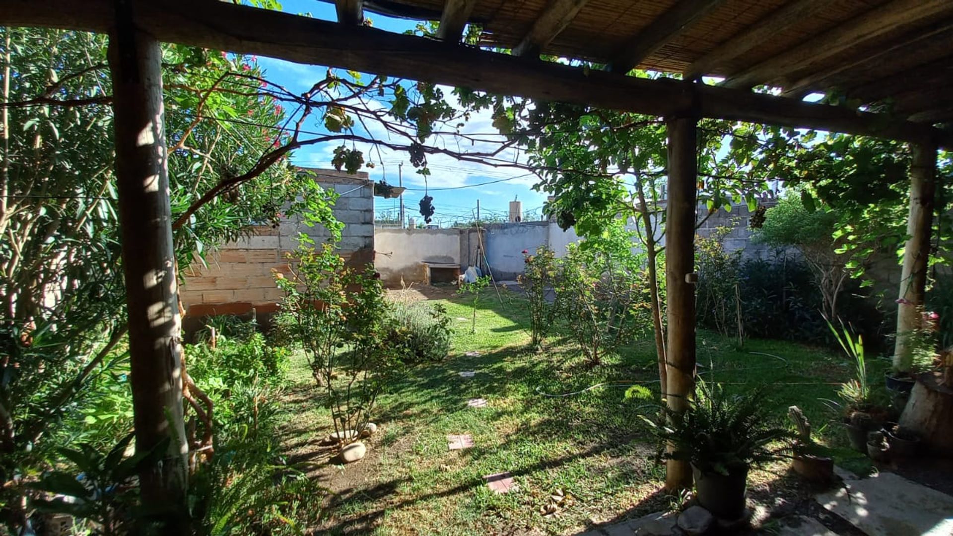 CASA CON DEPARTAMENTO BARRIO GUEMES. RAWSON - 12