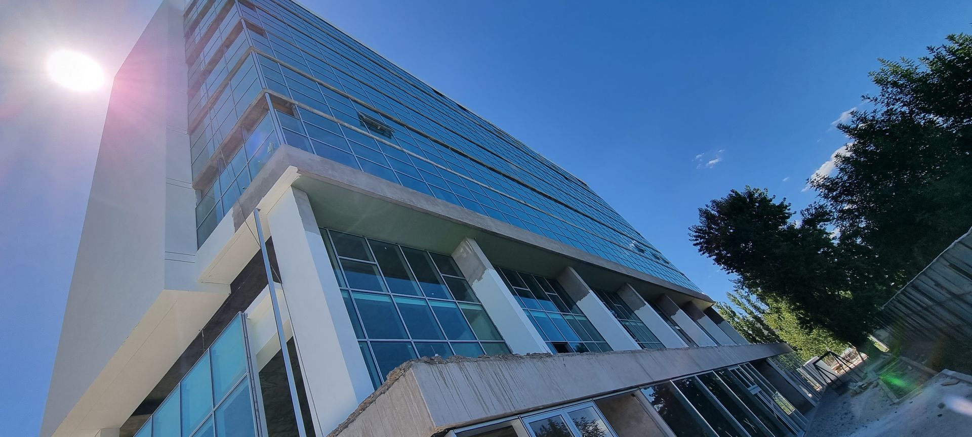 VENTA OFICINA EN TORRE ZAFIRO OFFICE CENTER, NQN - 2
