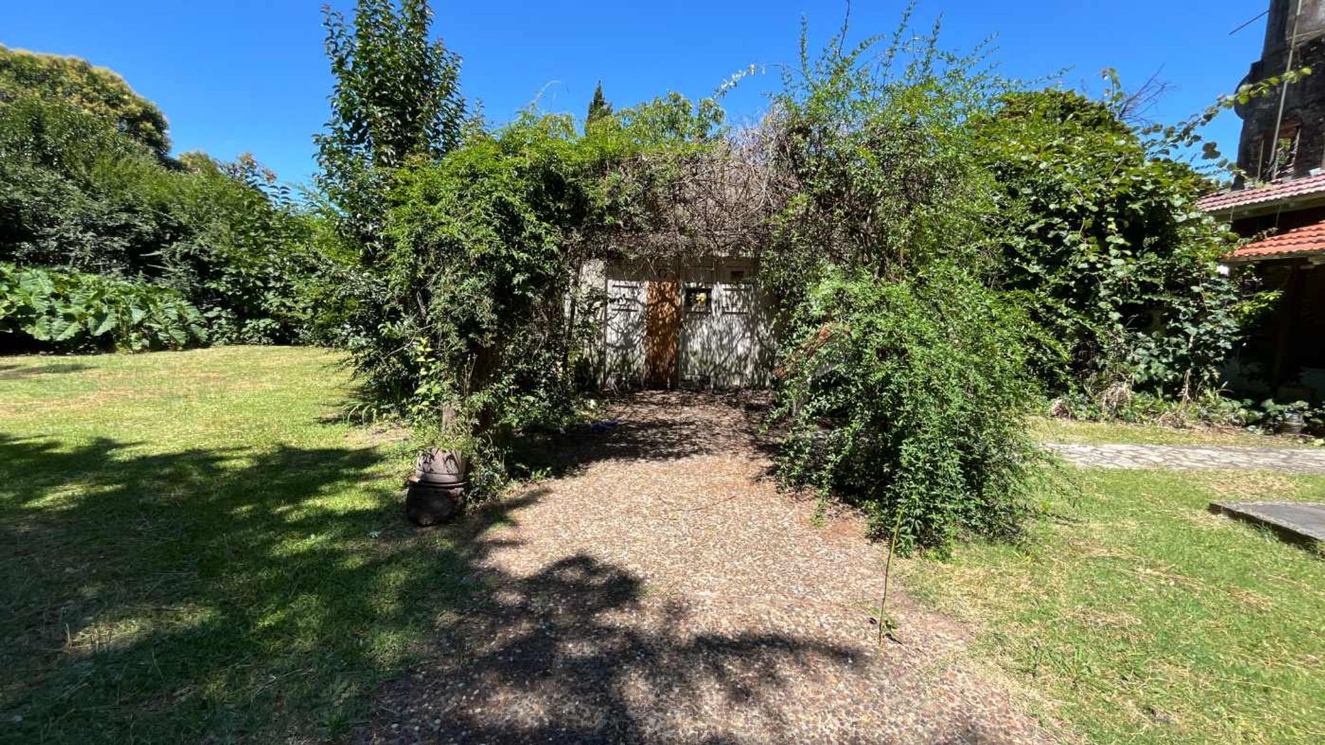 CASA 5 AMBIENTES EN VENTA LONGCHAMPS 3000mt2 - 12