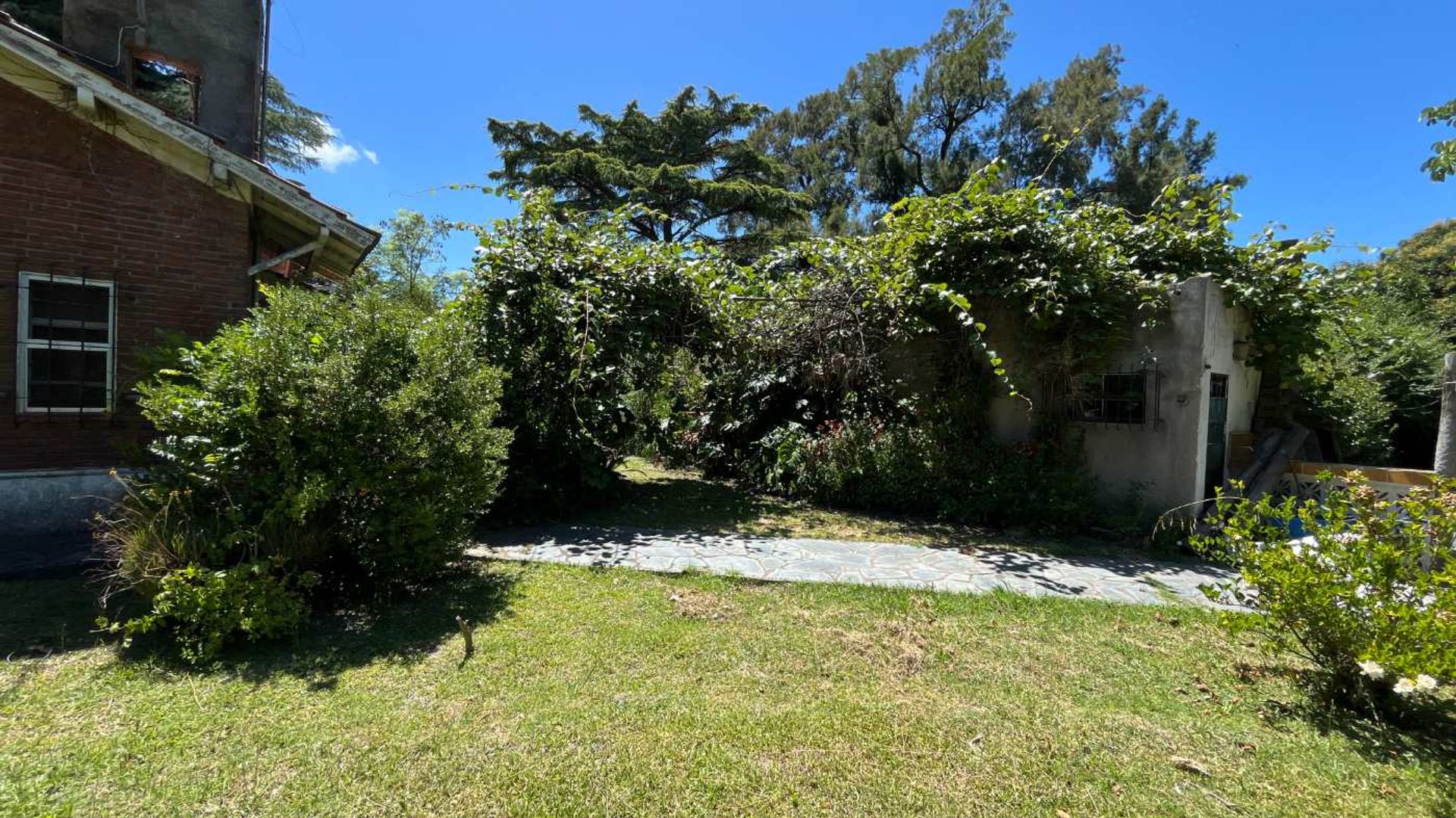 CASA 5 AMBIENTES EN VENTA LONGCHAMPS 3000mt2 - 10