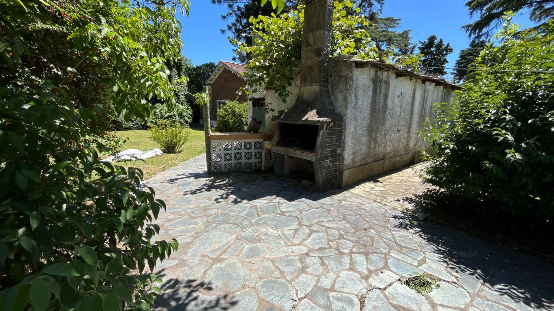 CASA 5 AMBIENTES EN VENTA LONGCHAMPS 3000mt2 - 8