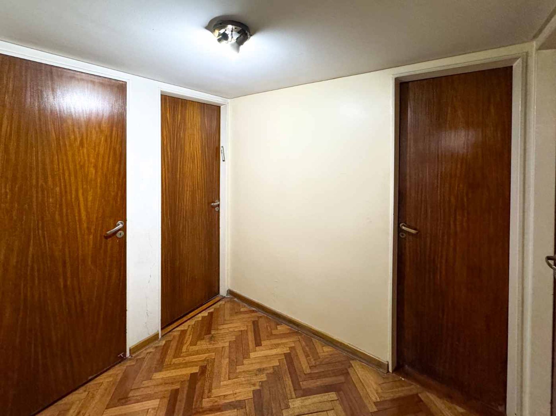 DEPARTAMENTO 4 AMBIENTES VENTA FLORES COCHERA - 16