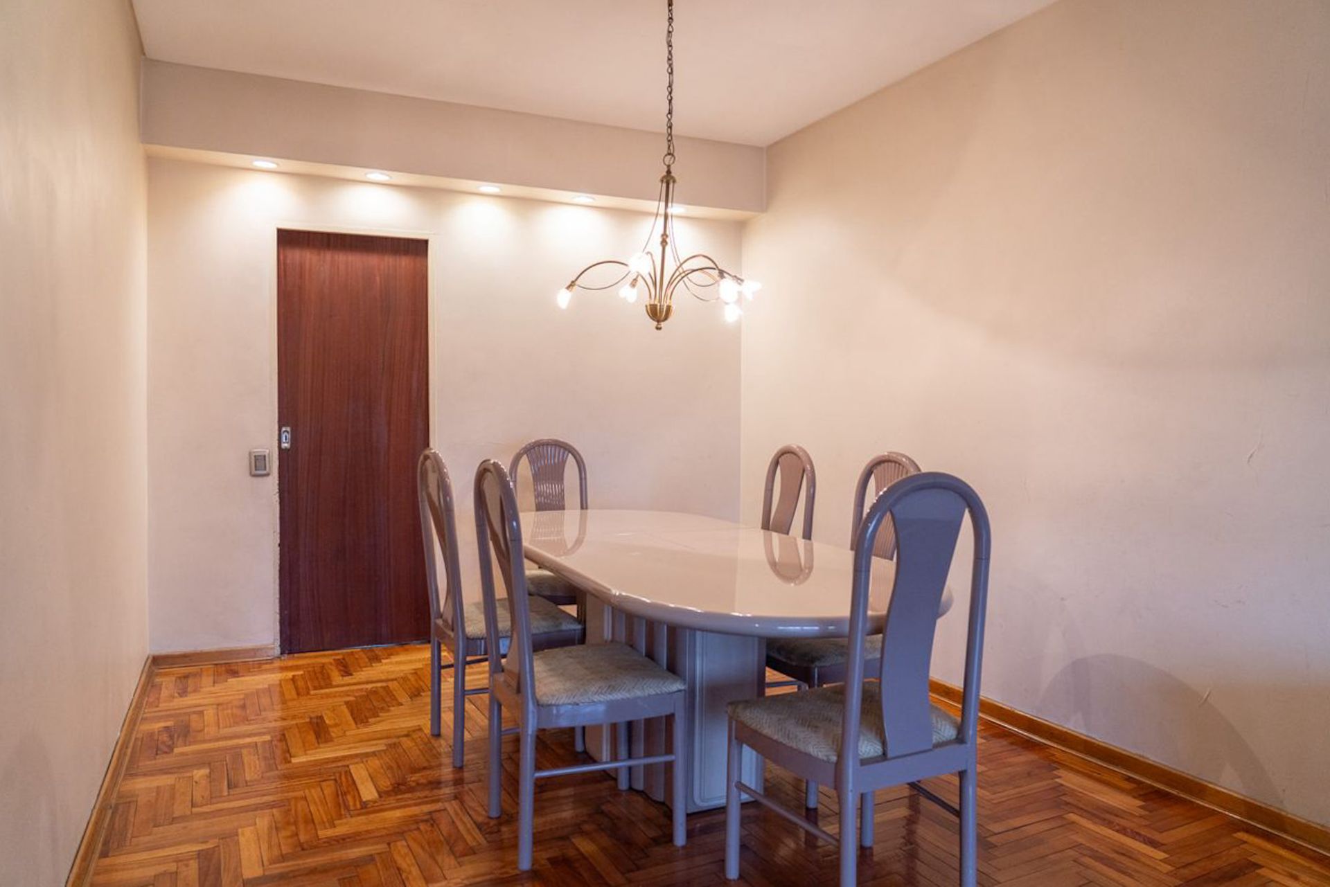 DEPARTAMENTO 4 AMBIENTES VENTA FLORES COCHERA - 20