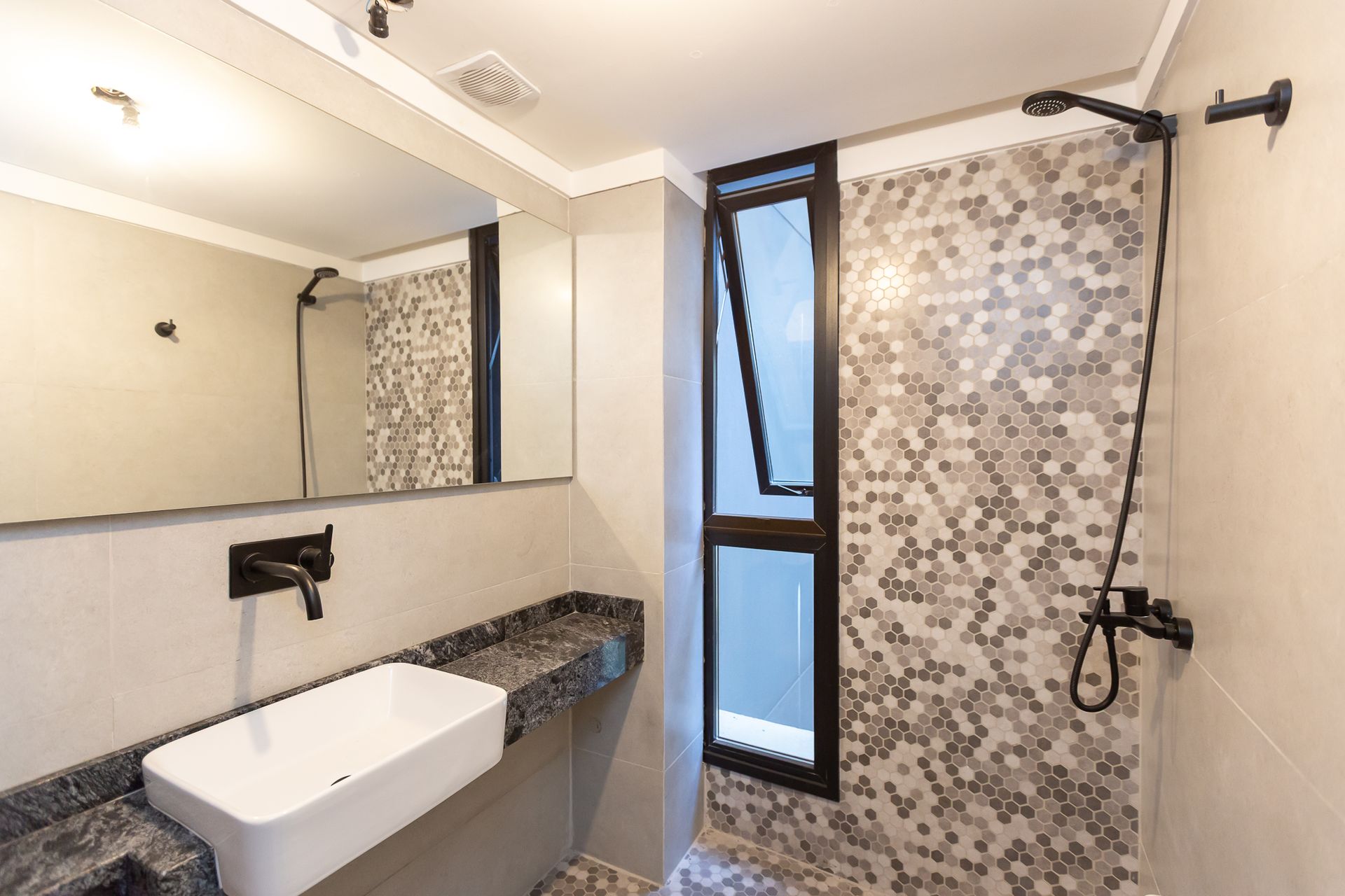 VENTA MONOAMBIENTE A ESTRENAR EN PARQUE LELOIR - 4