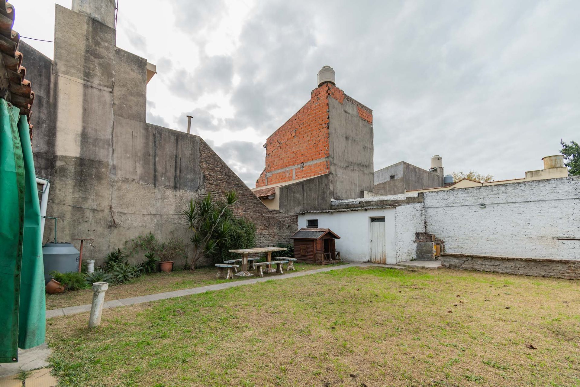 CASA CON JARDIN LOTE PROPIO EN VENTA SAN JUSTO - 19