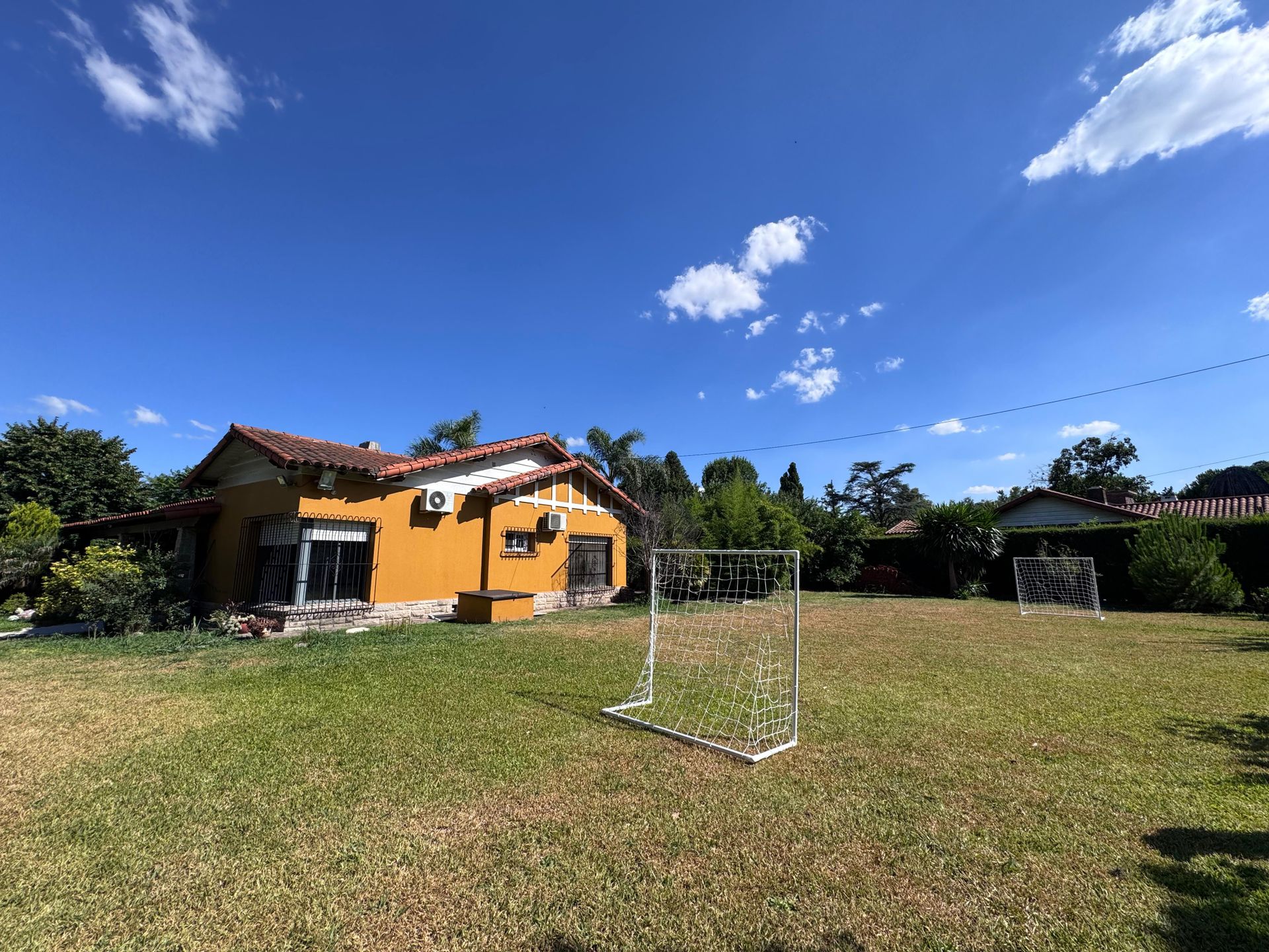 Venta de Casaquinta con Piscina en Villa Luzuriaga - 8