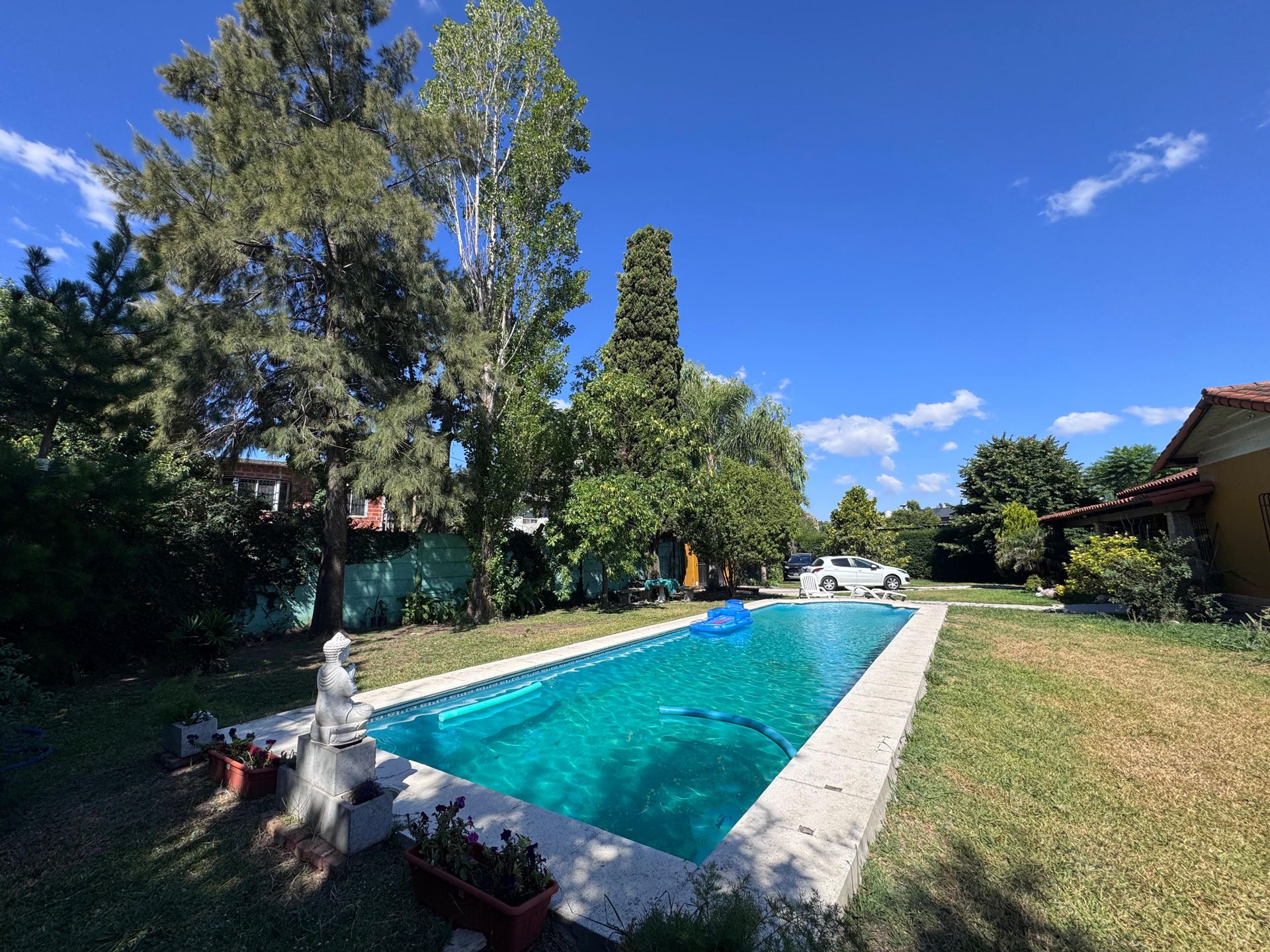 Venta de Casaquinta con Piscina en Villa Luzuriaga - 5