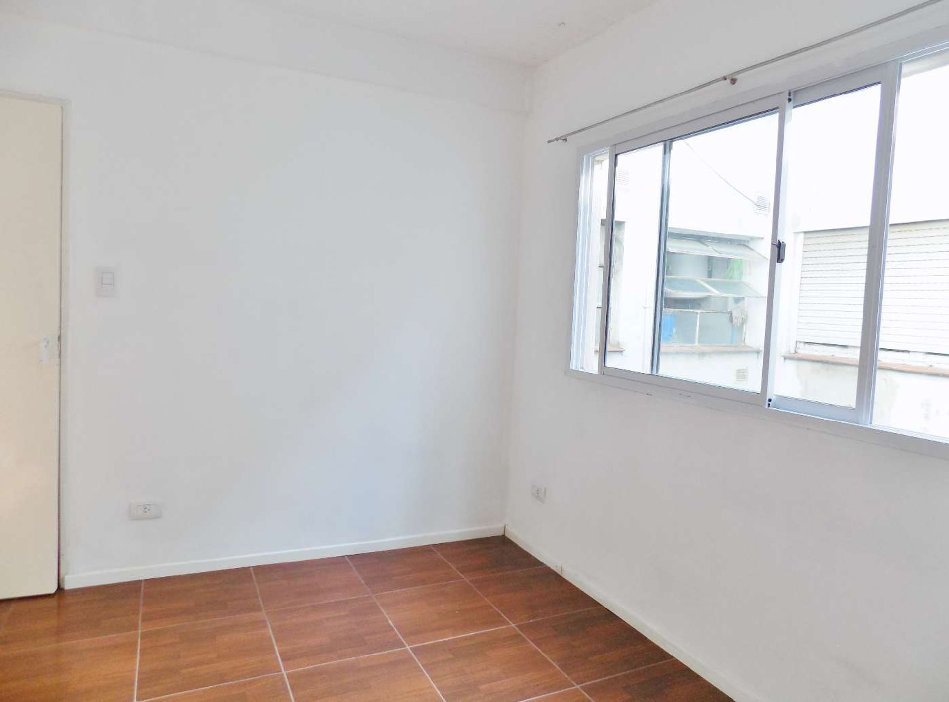 2 AMB TERCER PISO POR ESCALERA SE VENDE ALQUILADO - 6