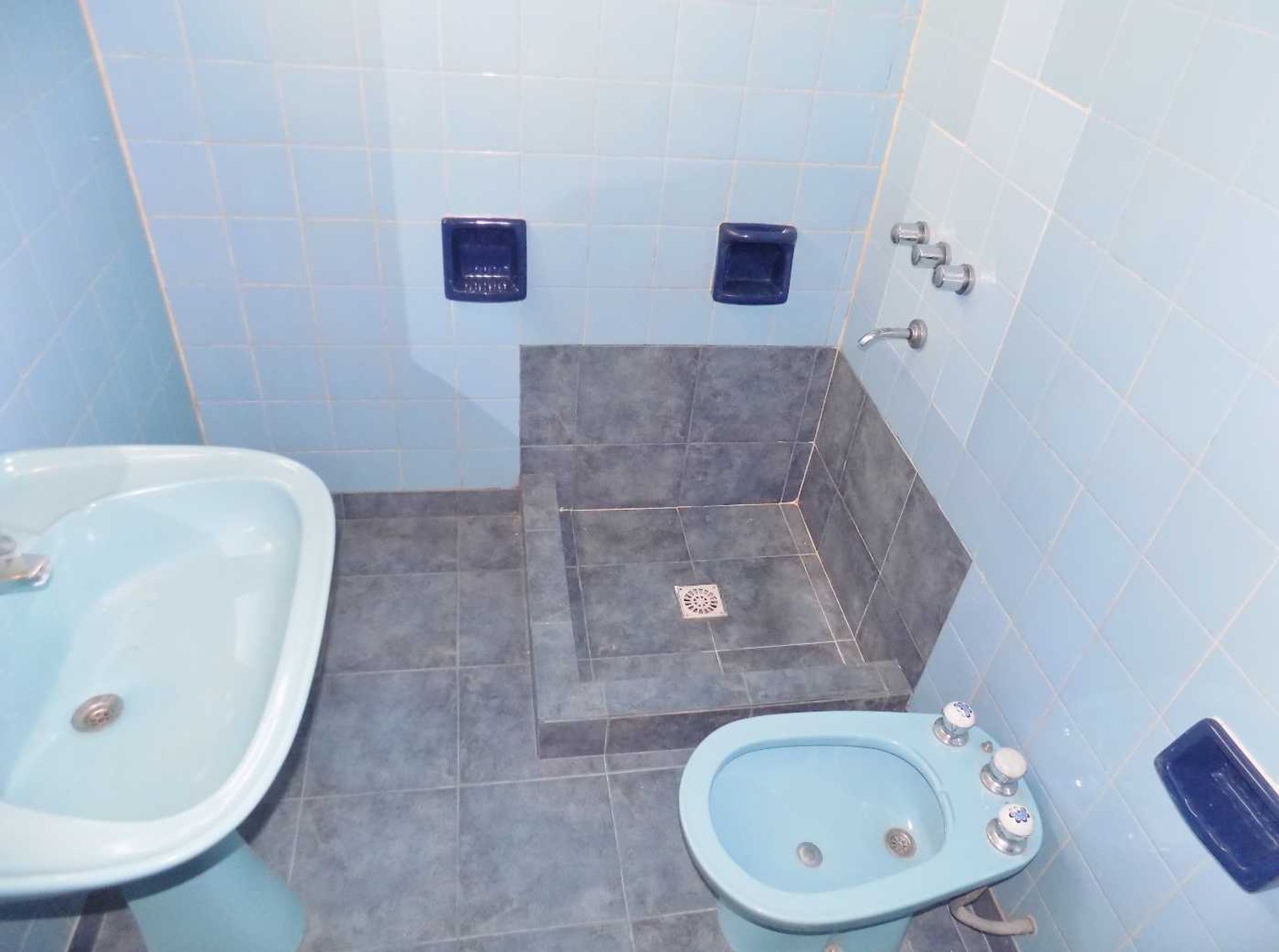 2 AMB TERCER PISO POR ESCALERA SE VENDE ALQUILADO - 11
